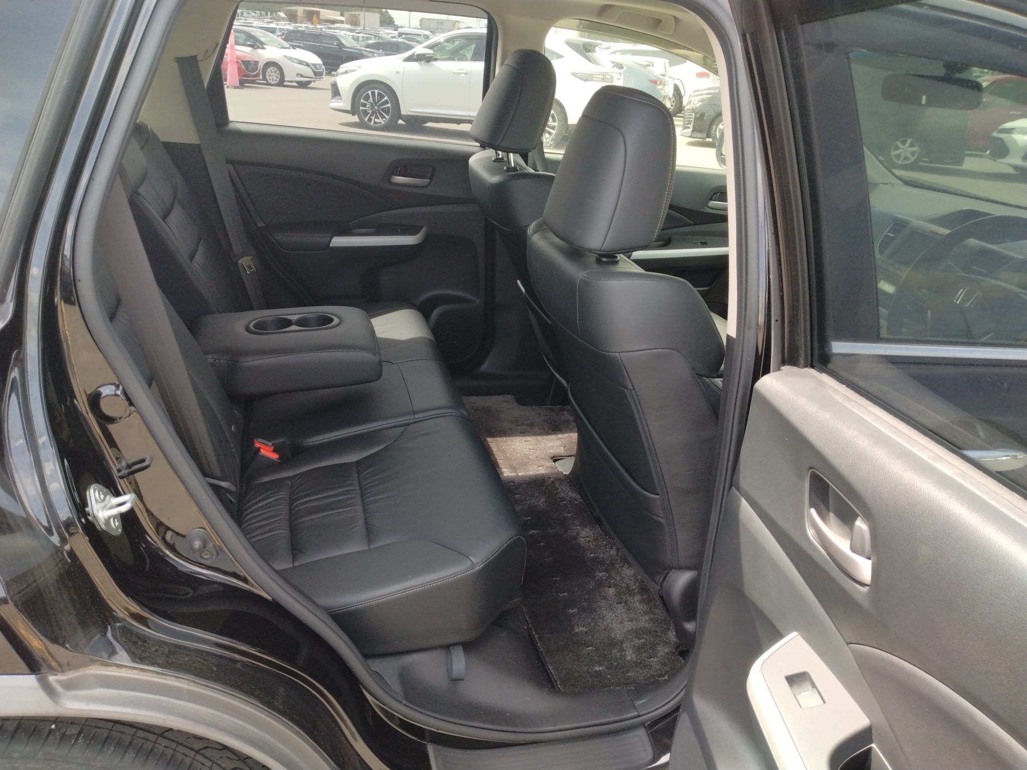car-img