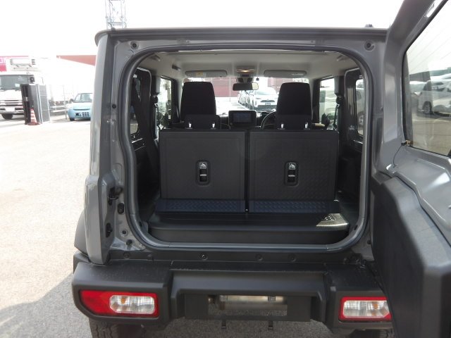 car-img