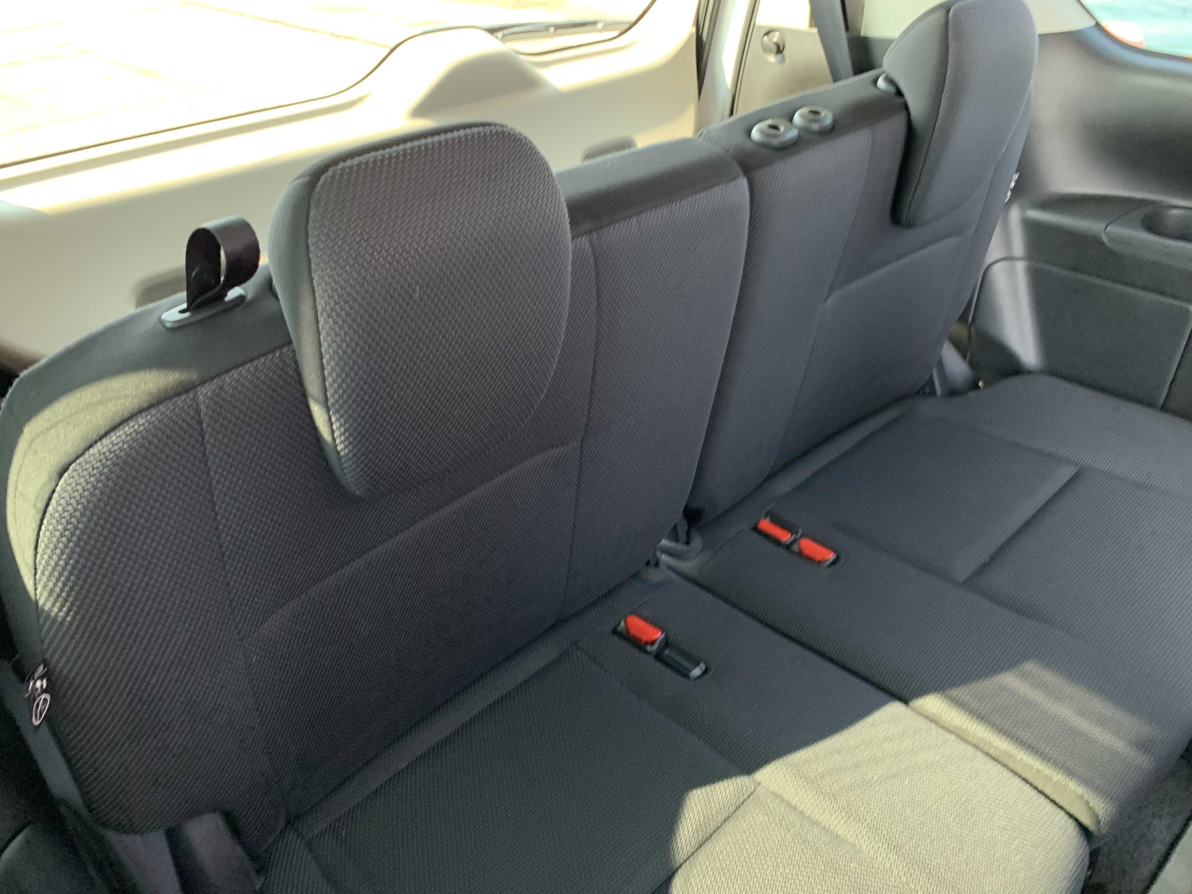 car-img