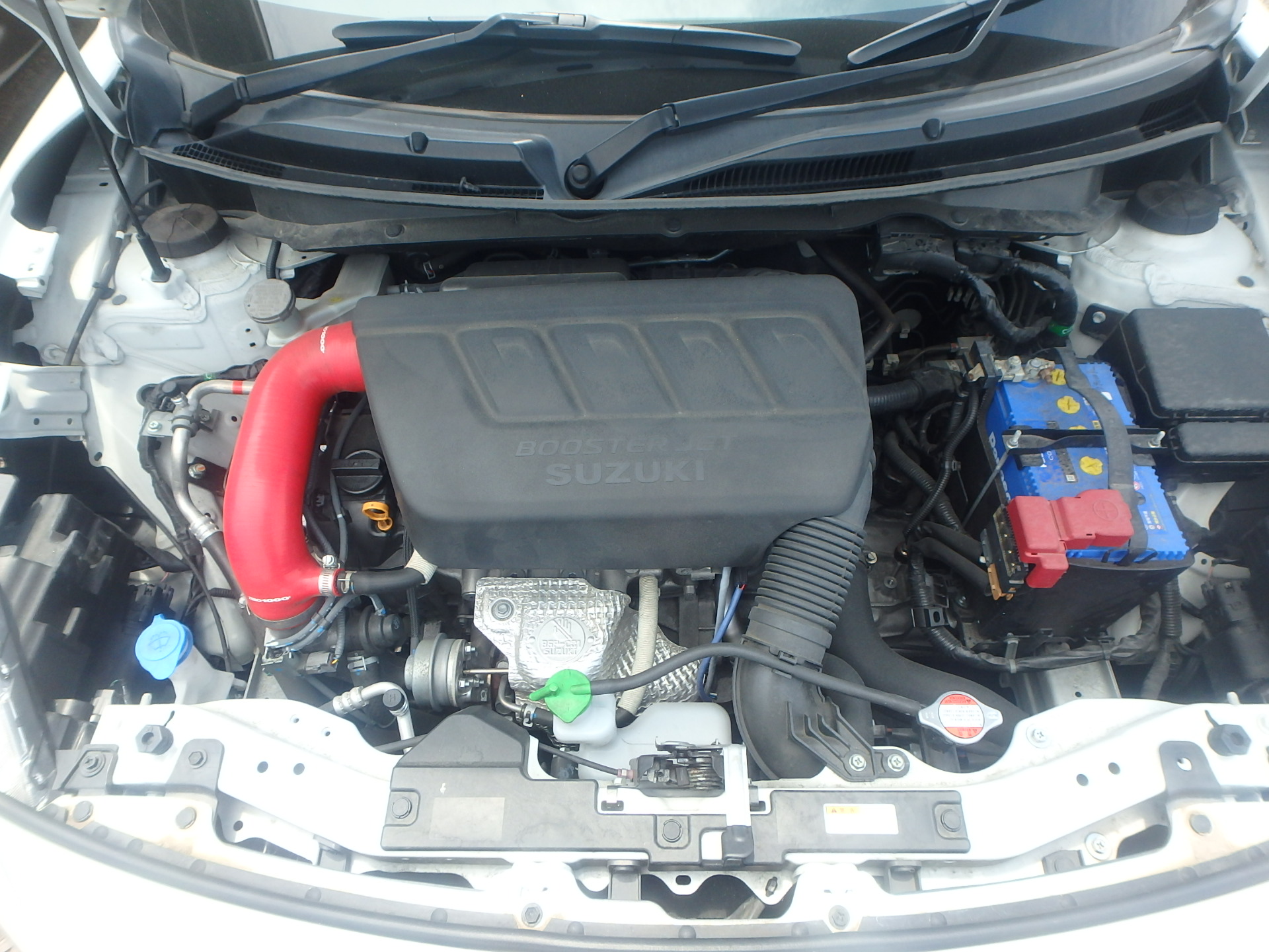 car-img