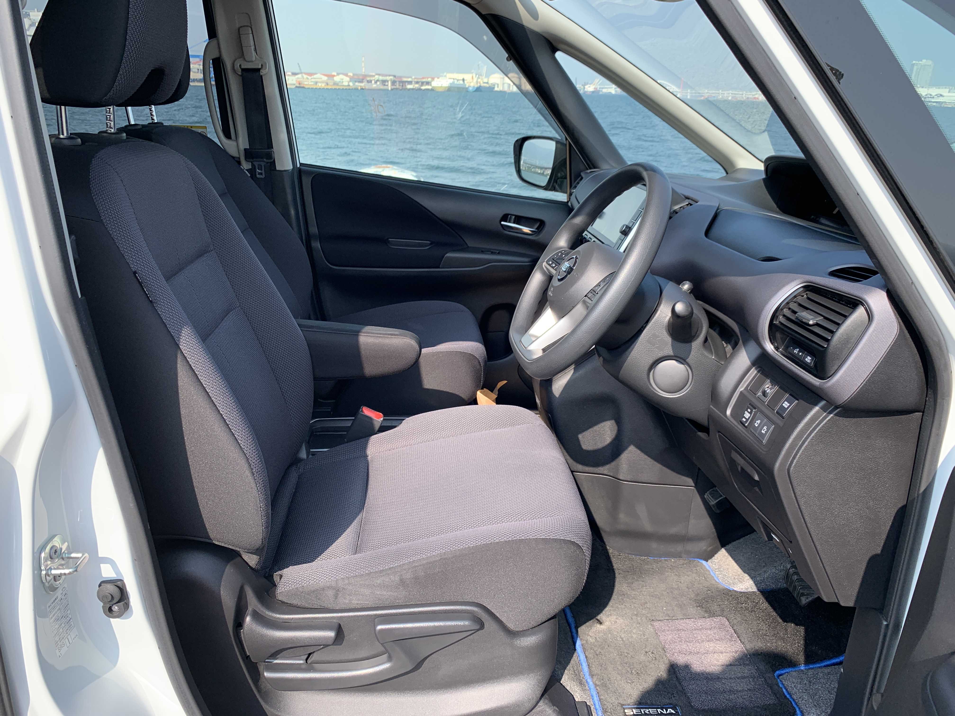 car-img