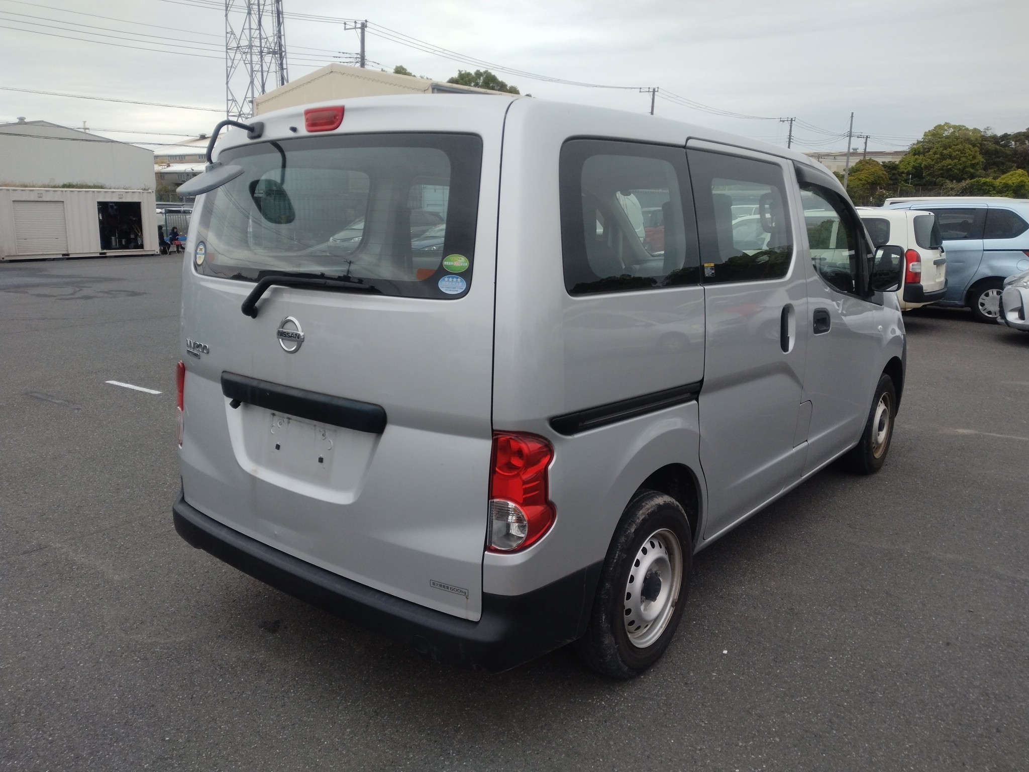 car-img