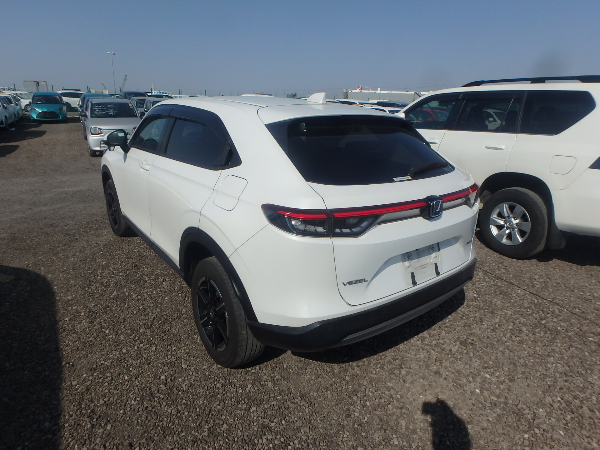 car-img