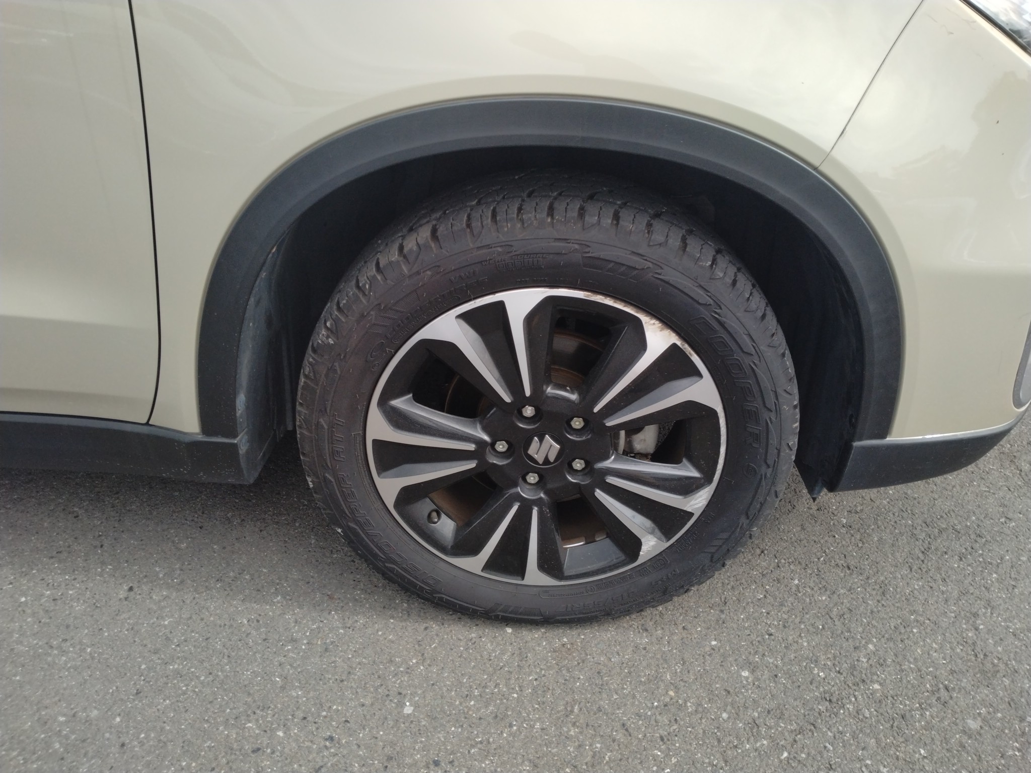 car-img