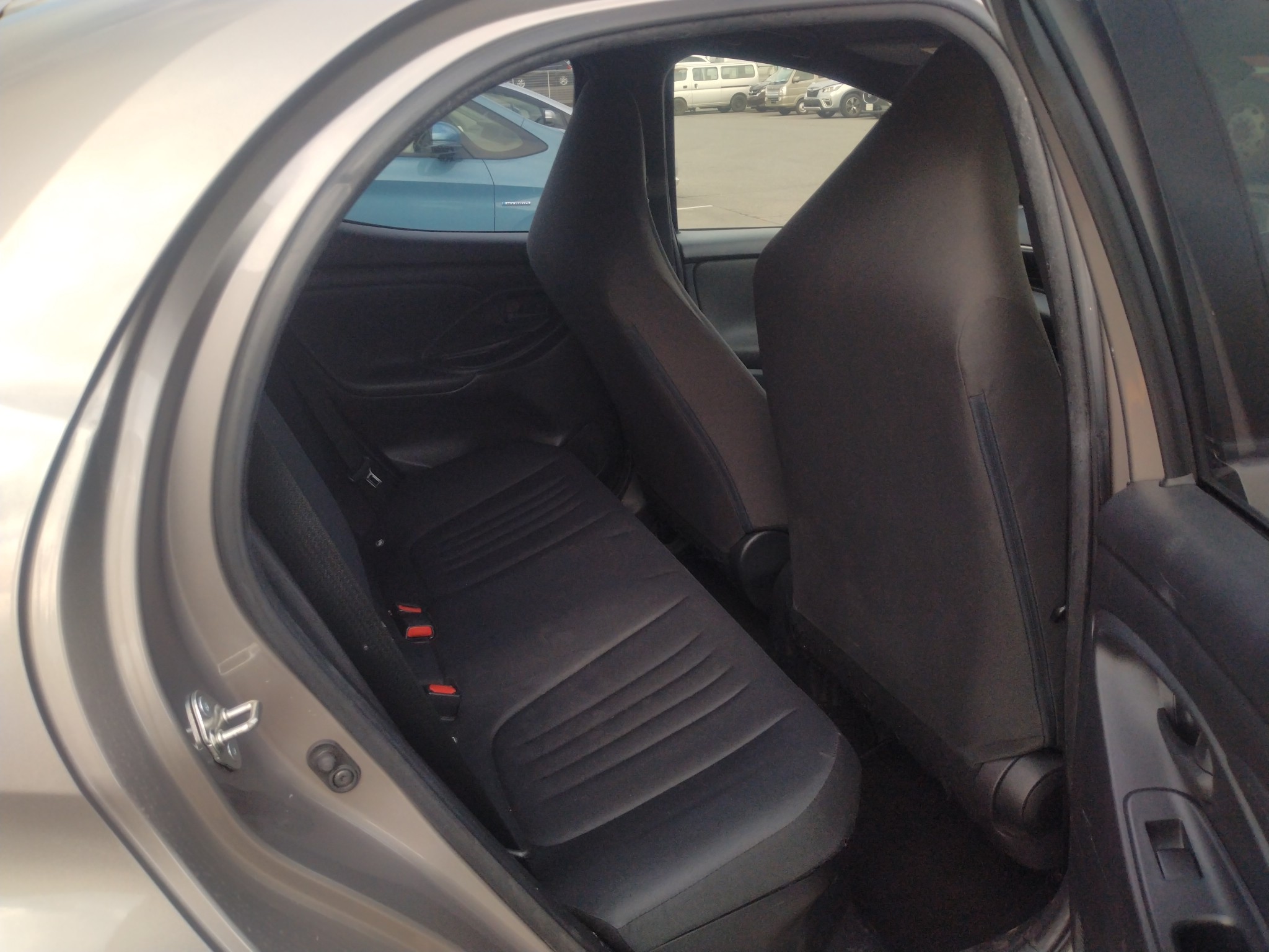 car-img