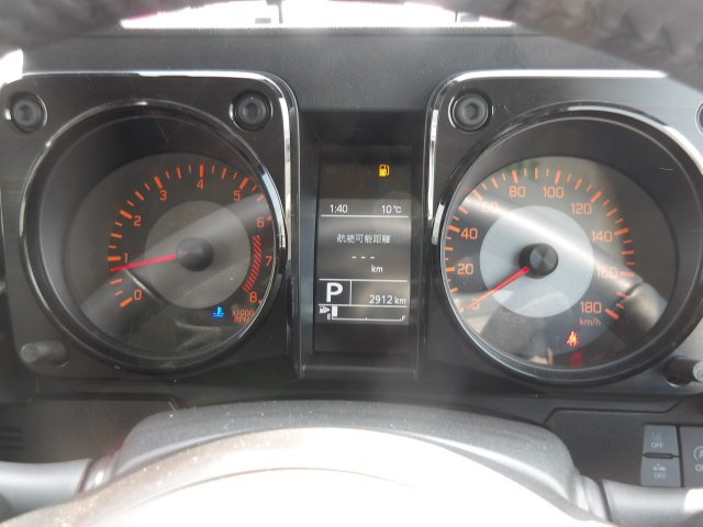 car-img