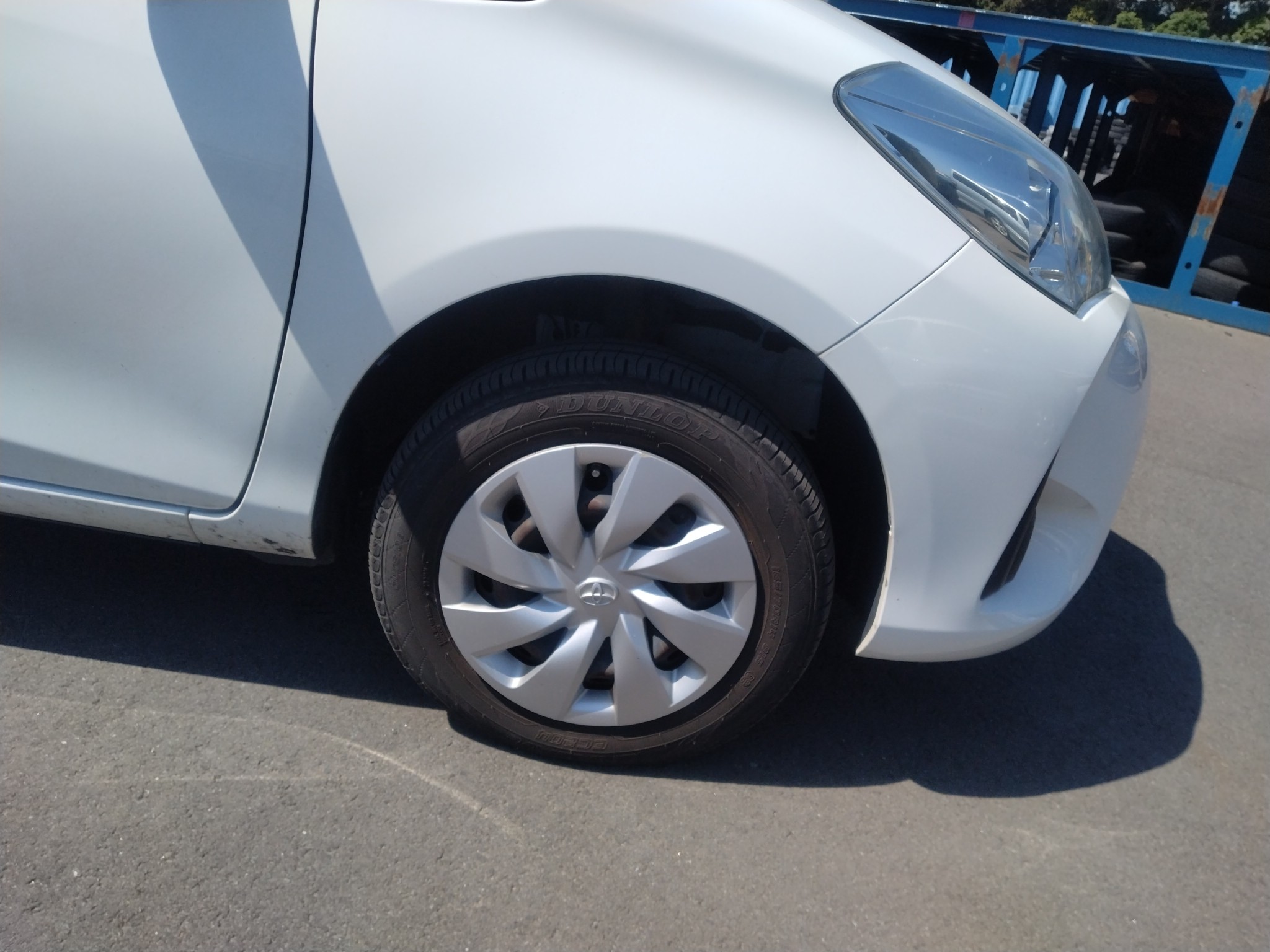 car-img
