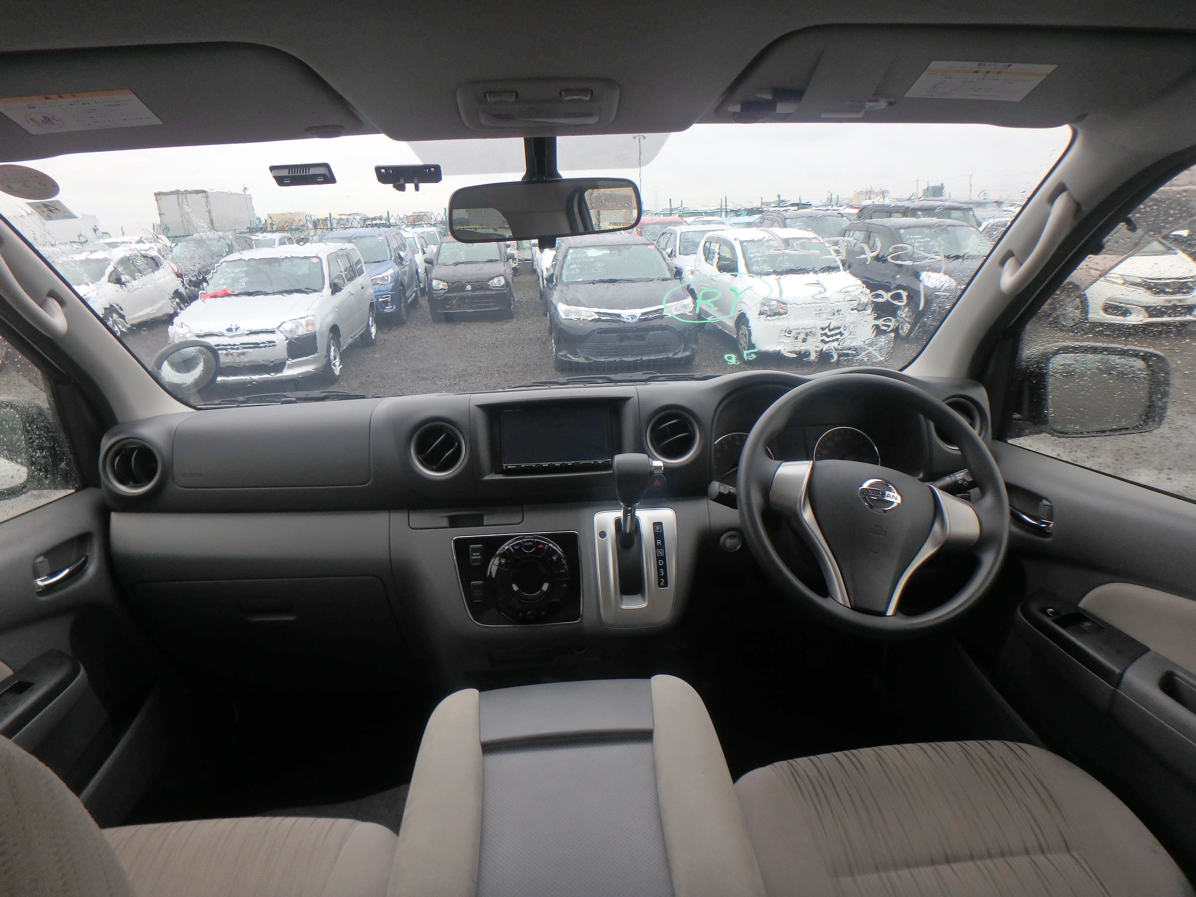 car-img