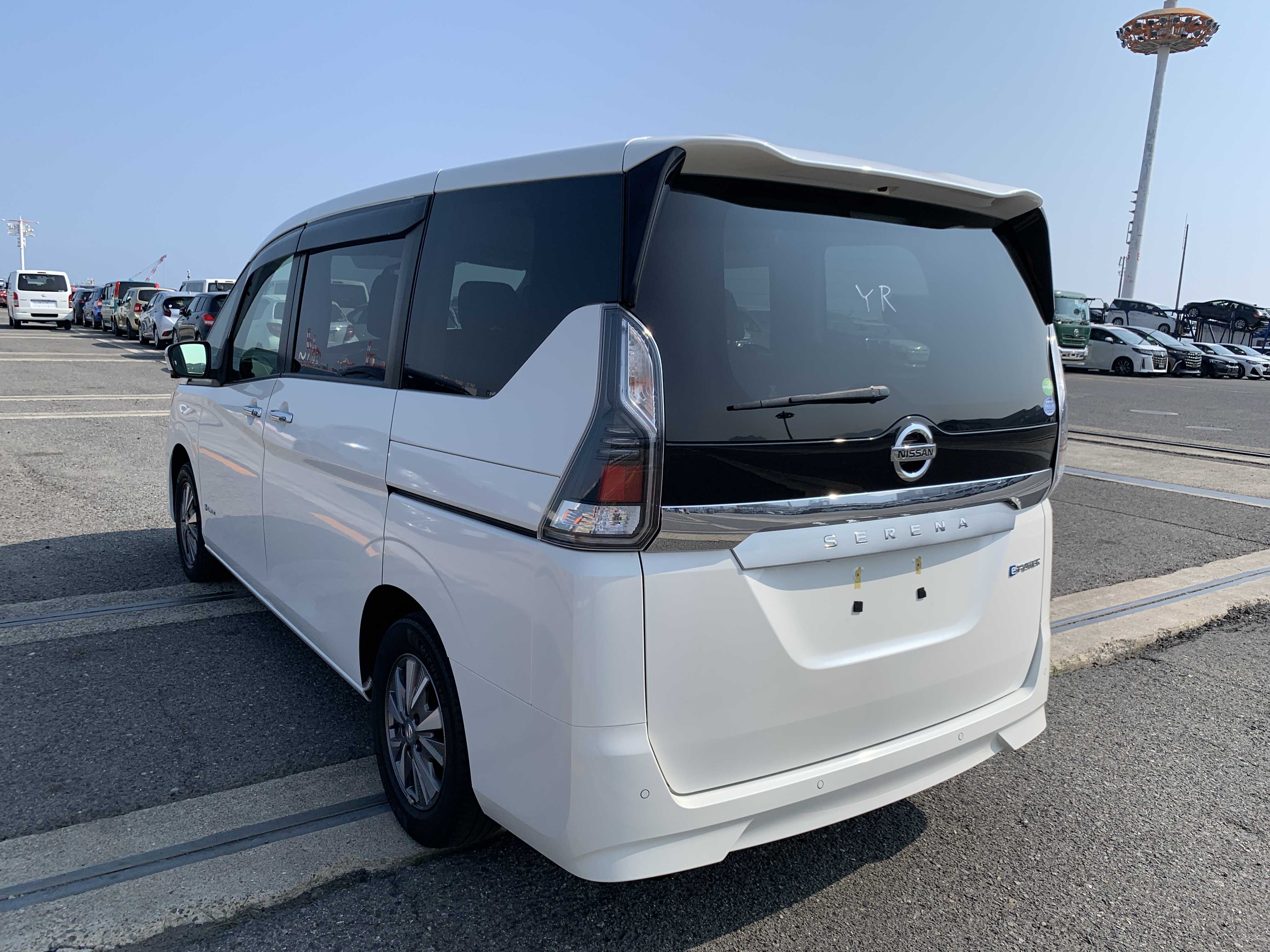 car-img