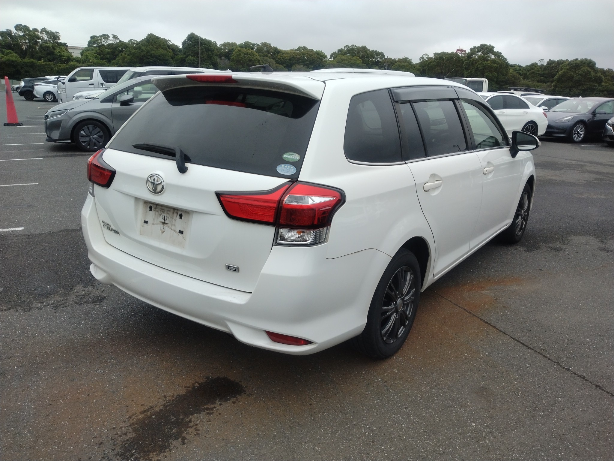 car-img