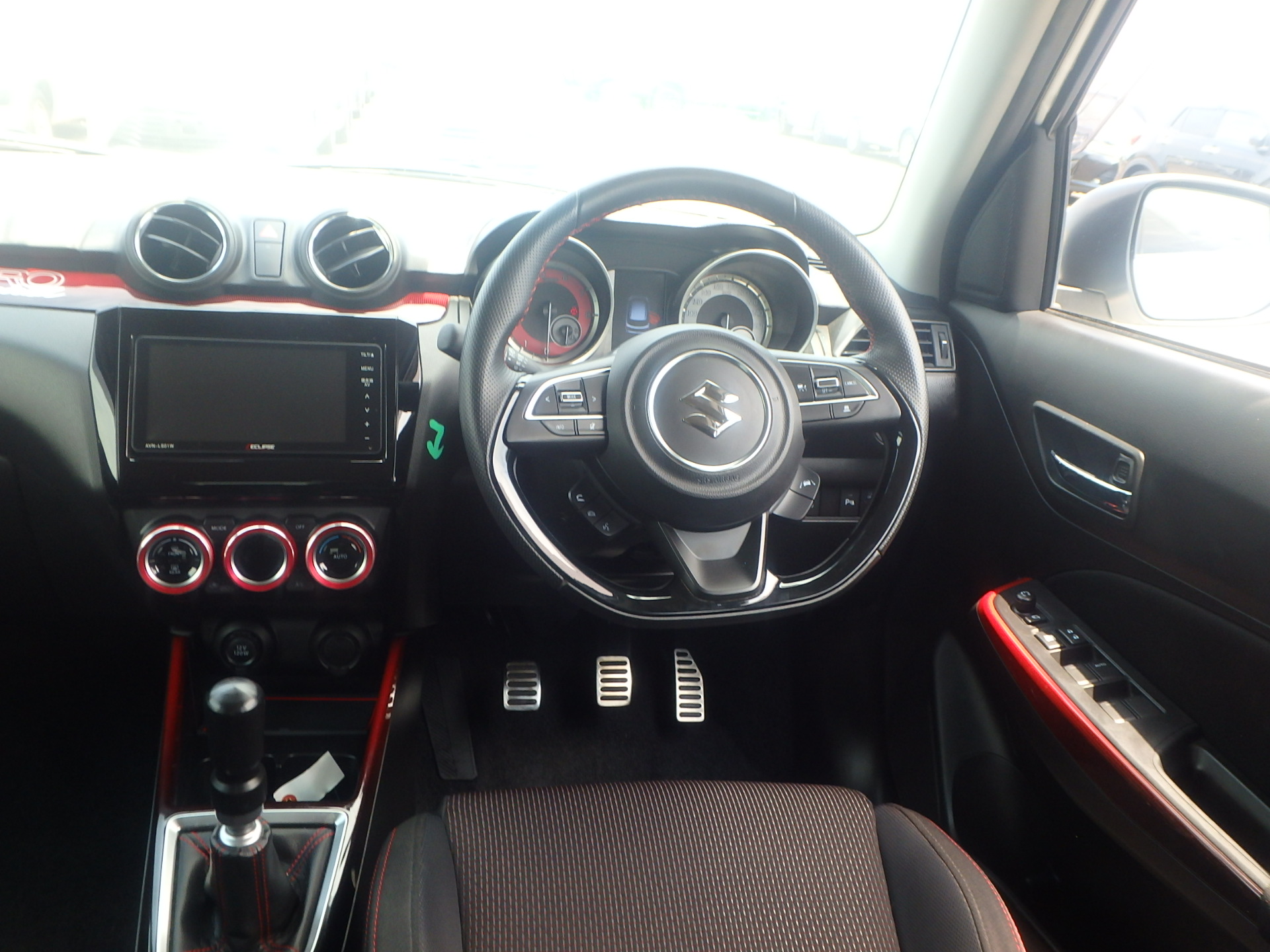 car-img