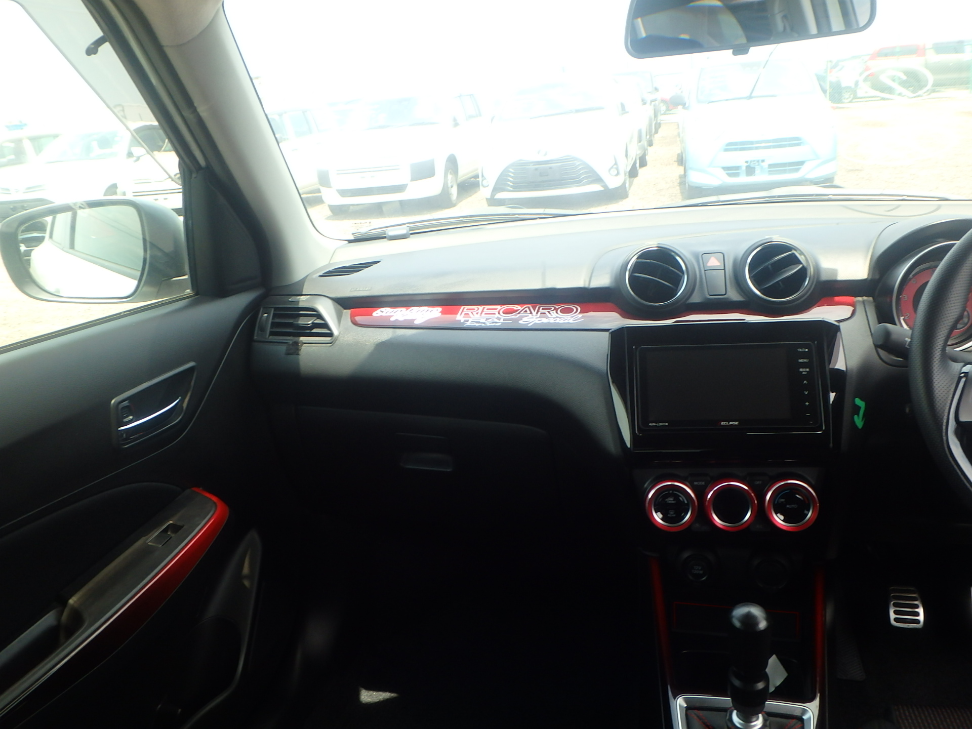 car-img