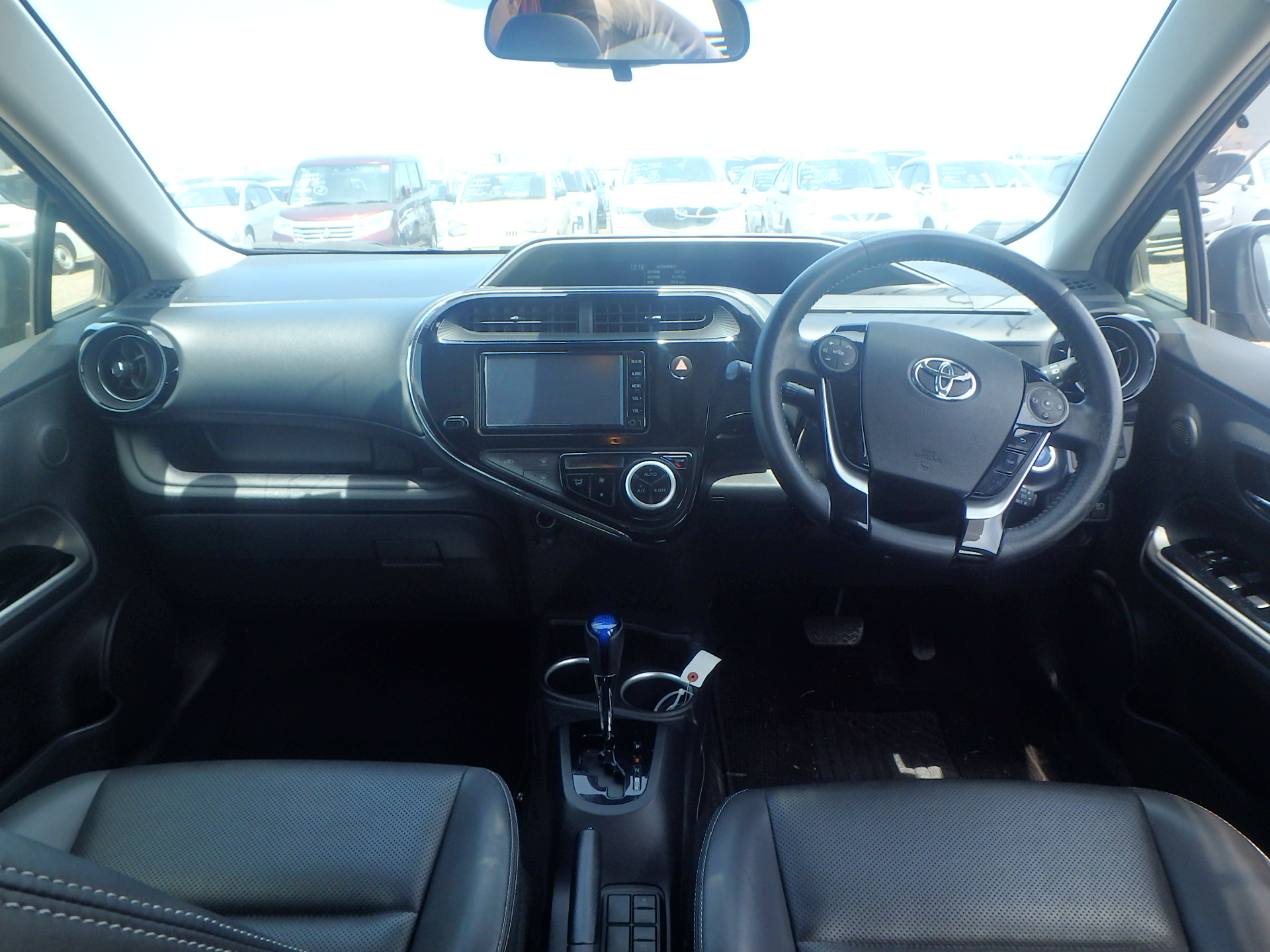 car-img