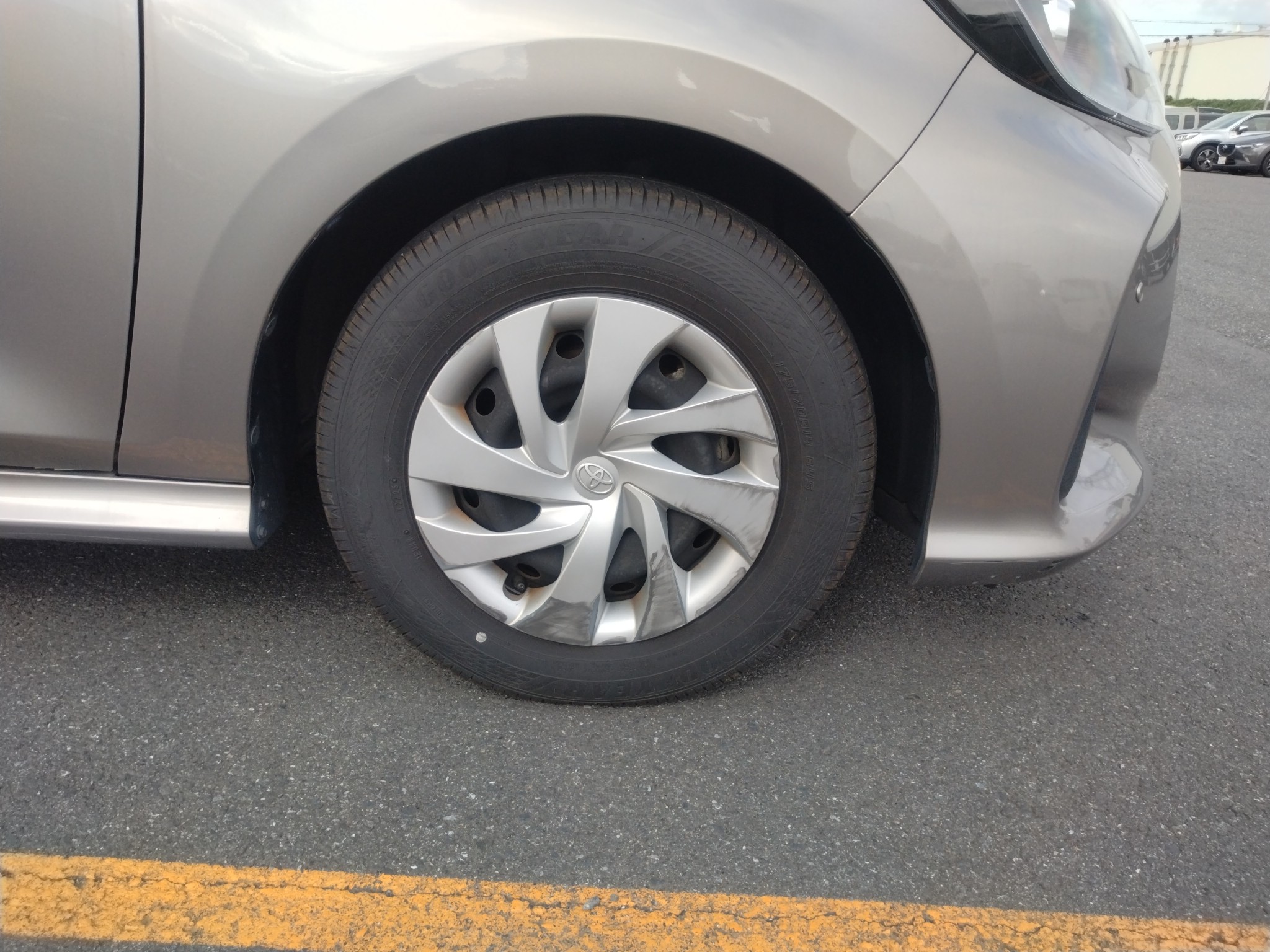 car-img