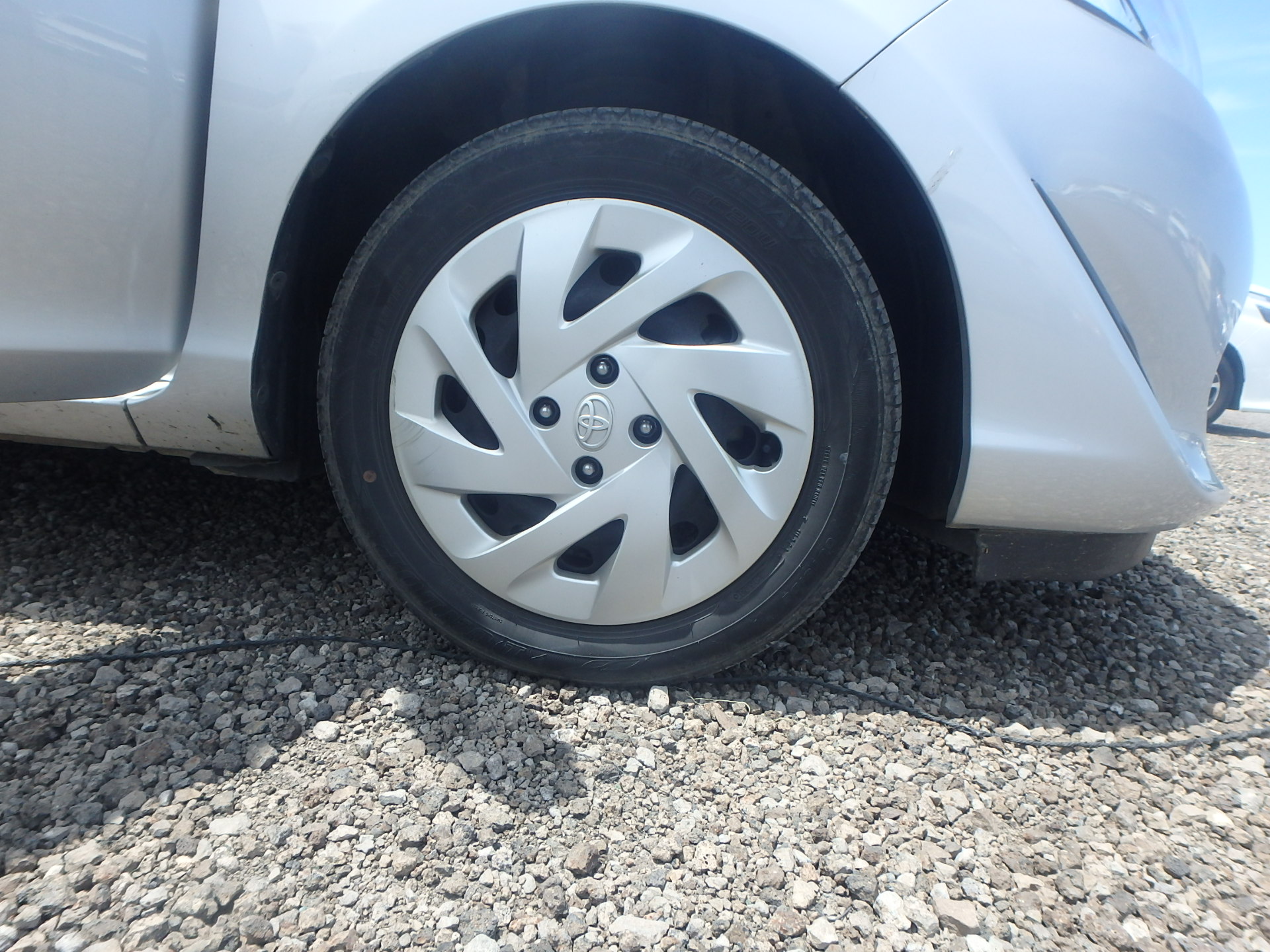 car-img