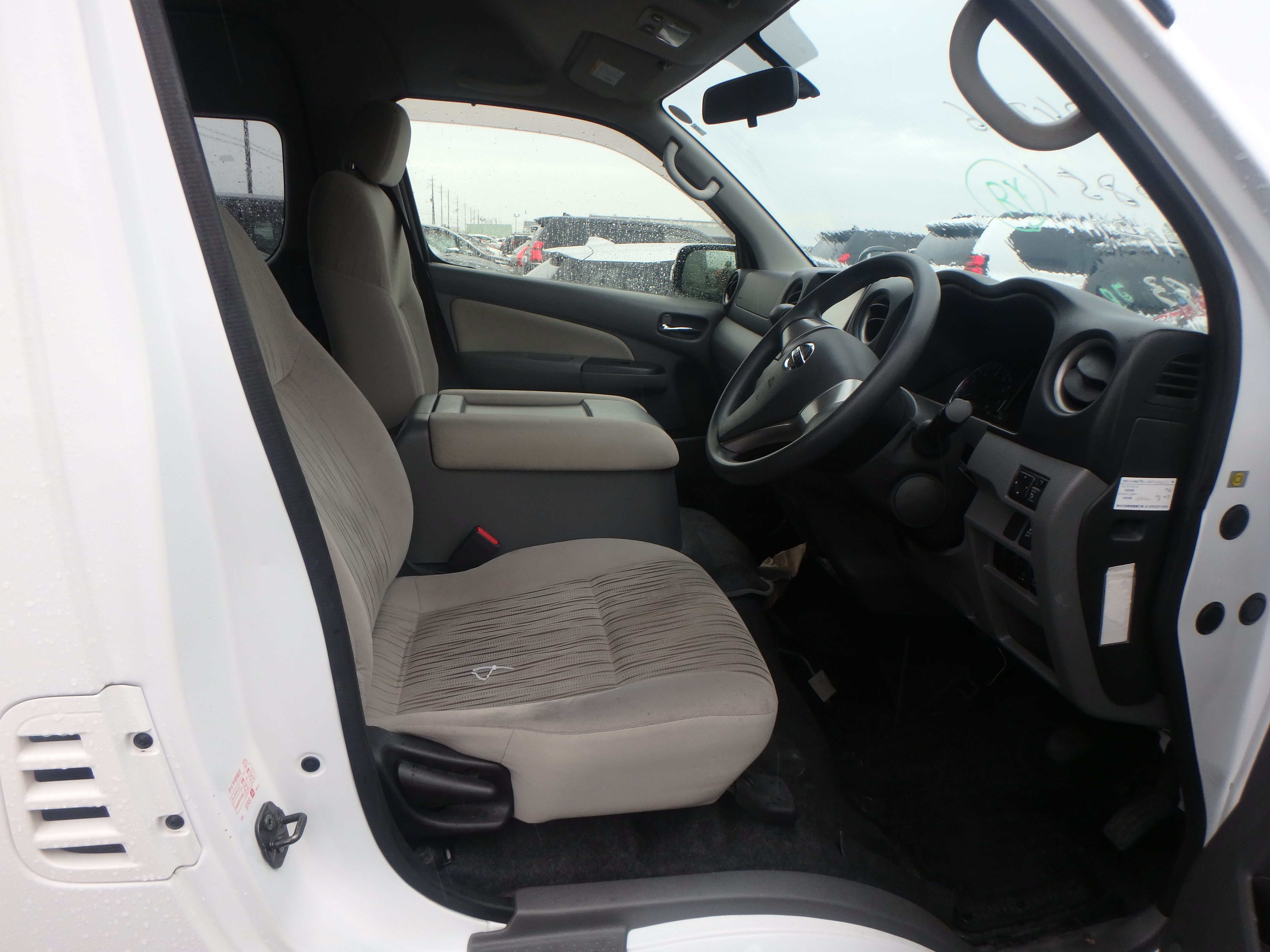 car-img
