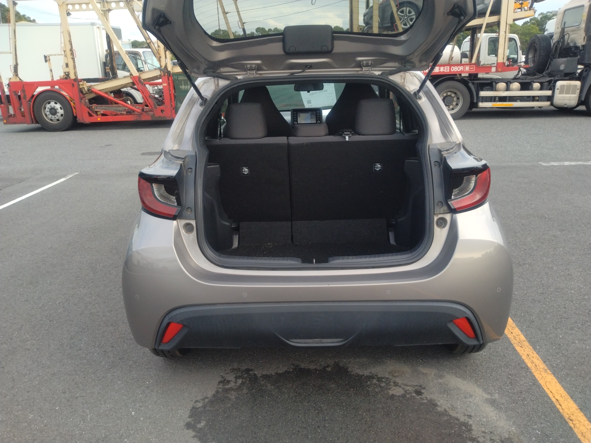 car-img