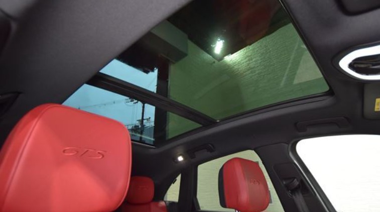 car-img