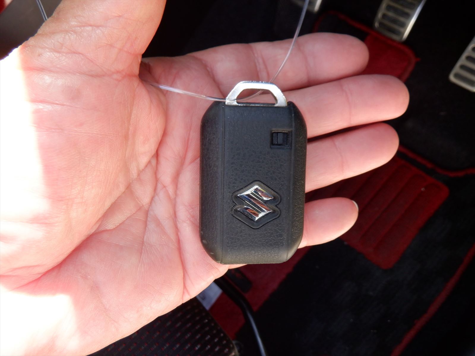 car-img