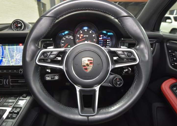 car-img