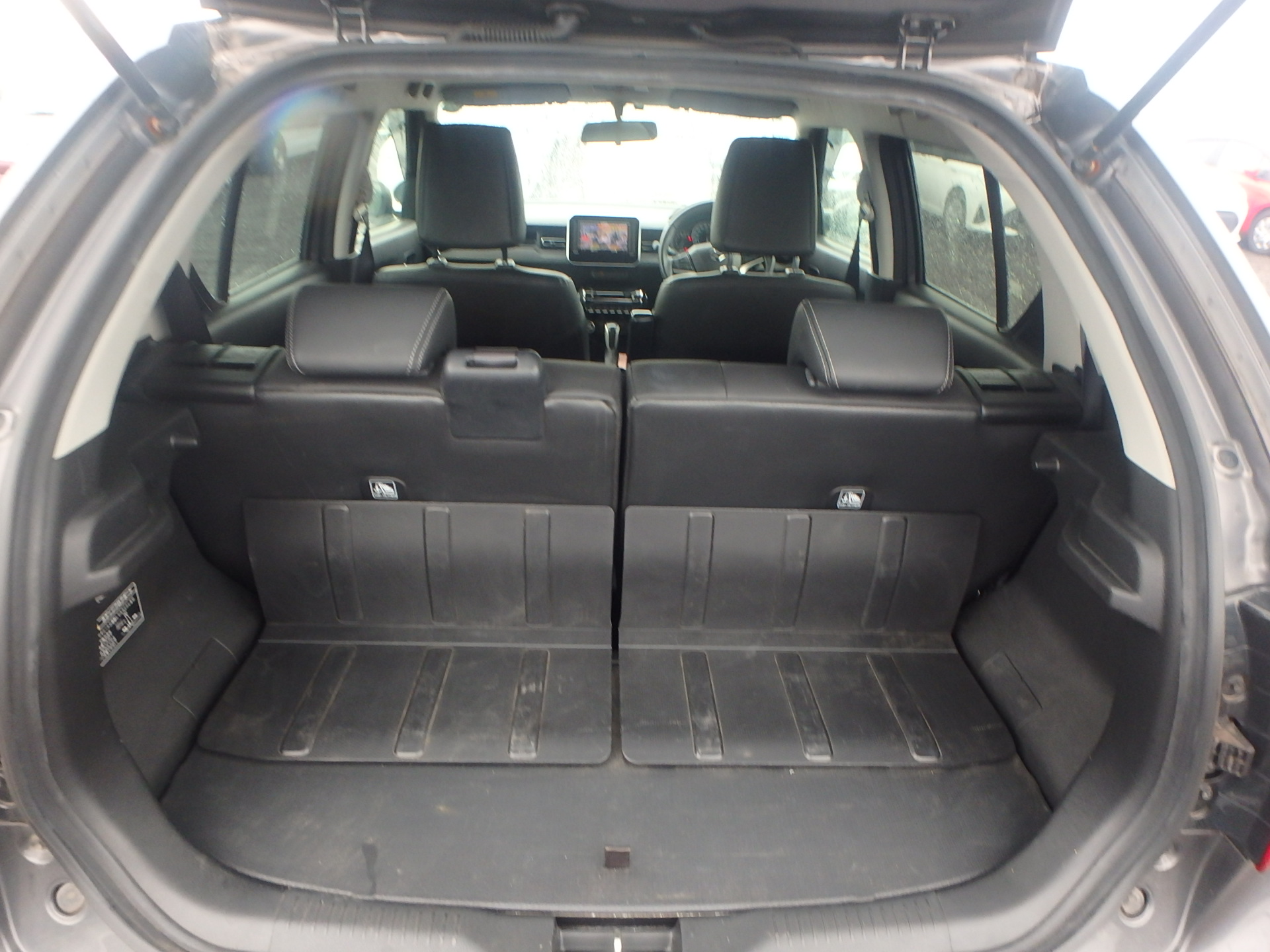 car-img