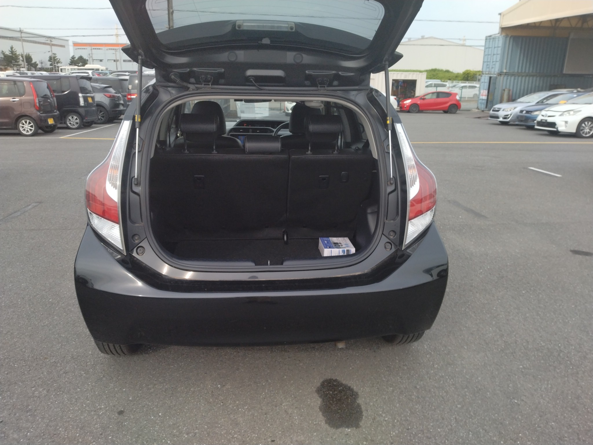 car-img