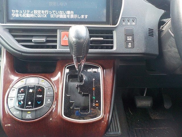 car-img