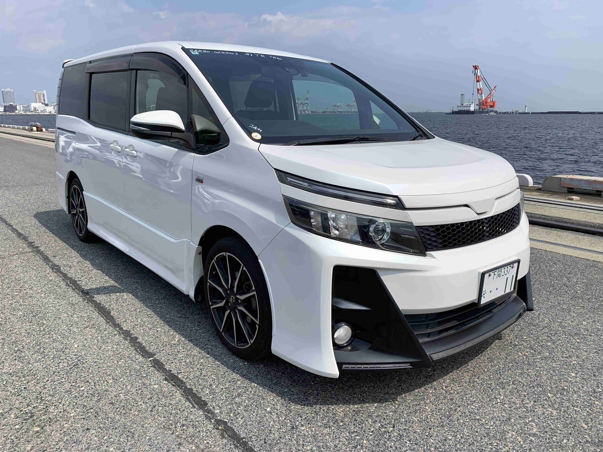 2016 Toyota Voxy, ZS G's — YRT Stock