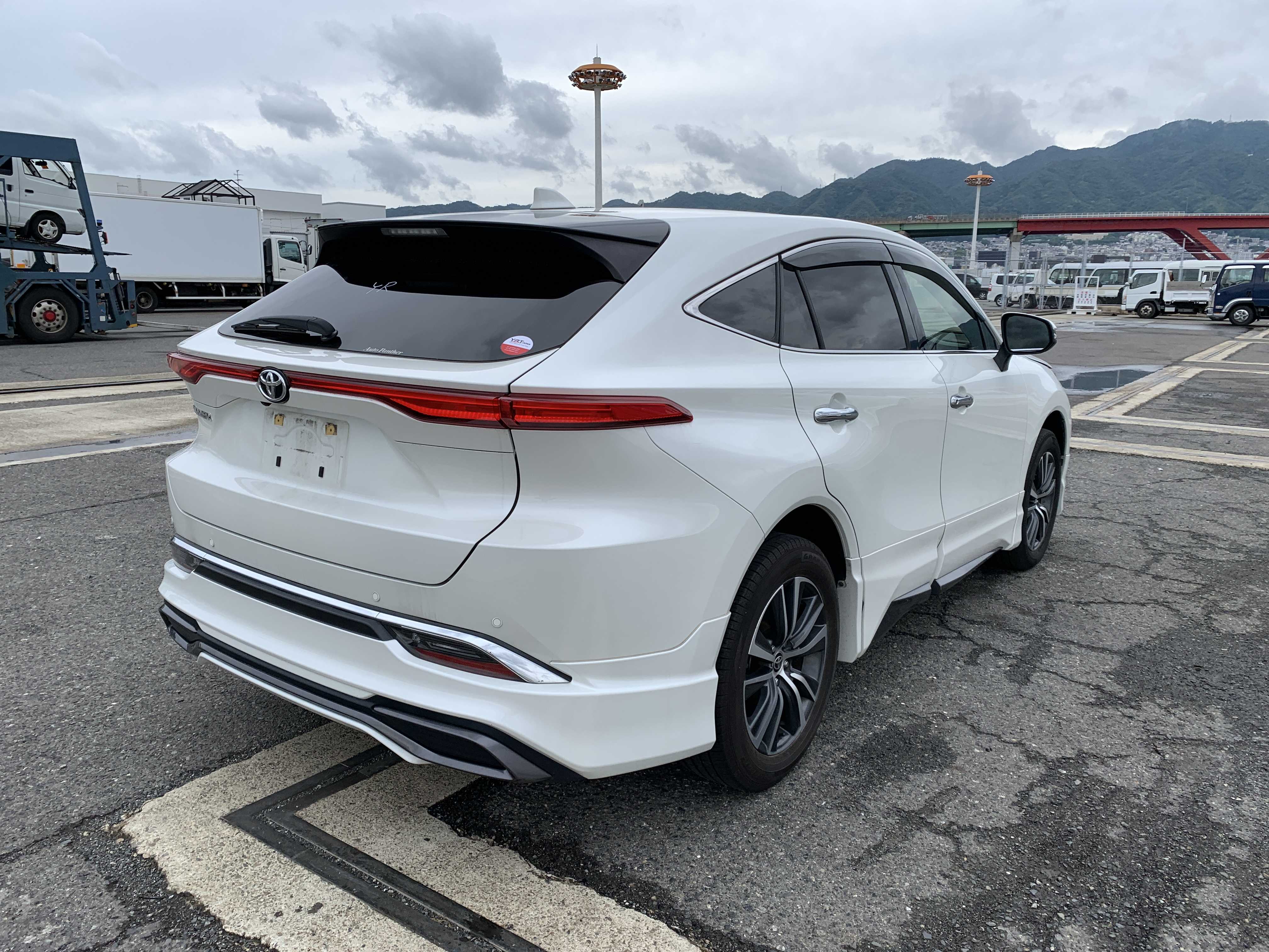 car-img