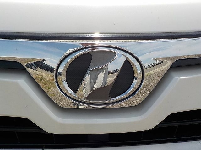 car-img