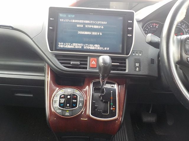 car-img