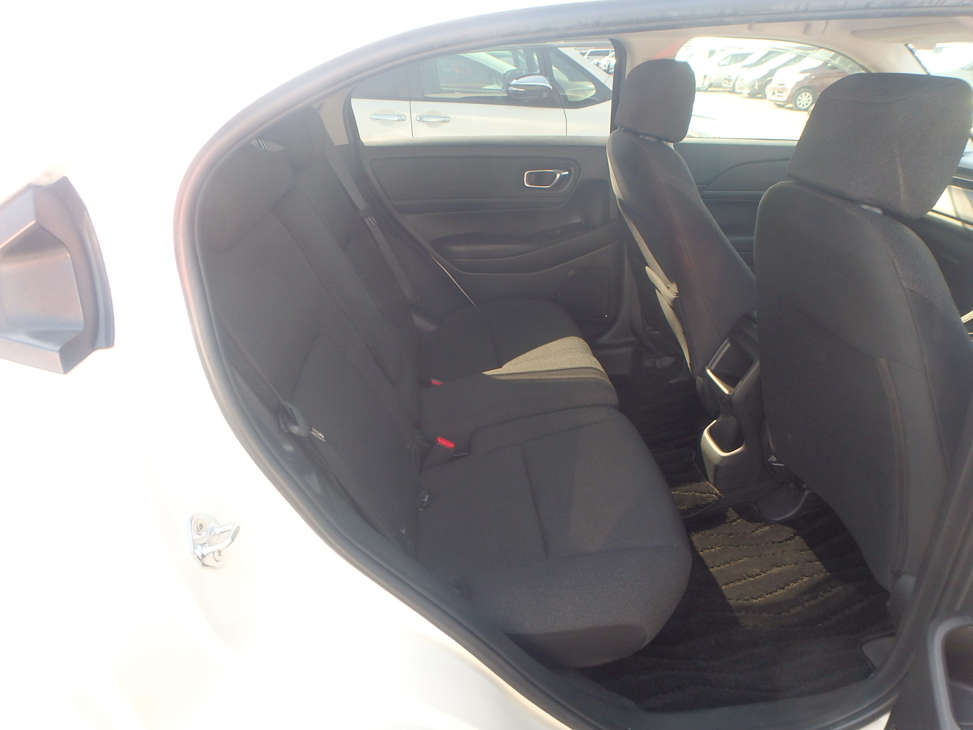 car-img