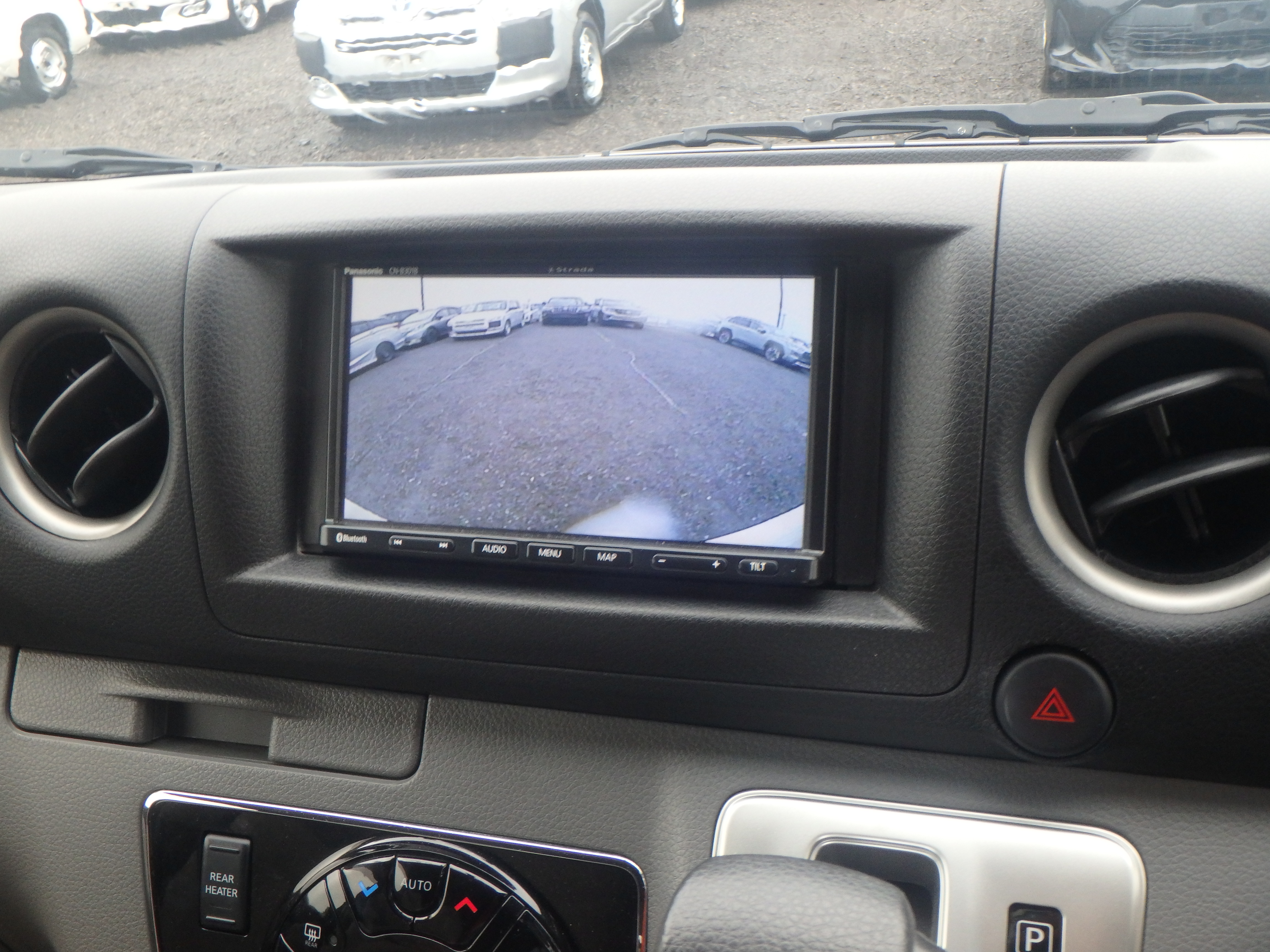 car-img