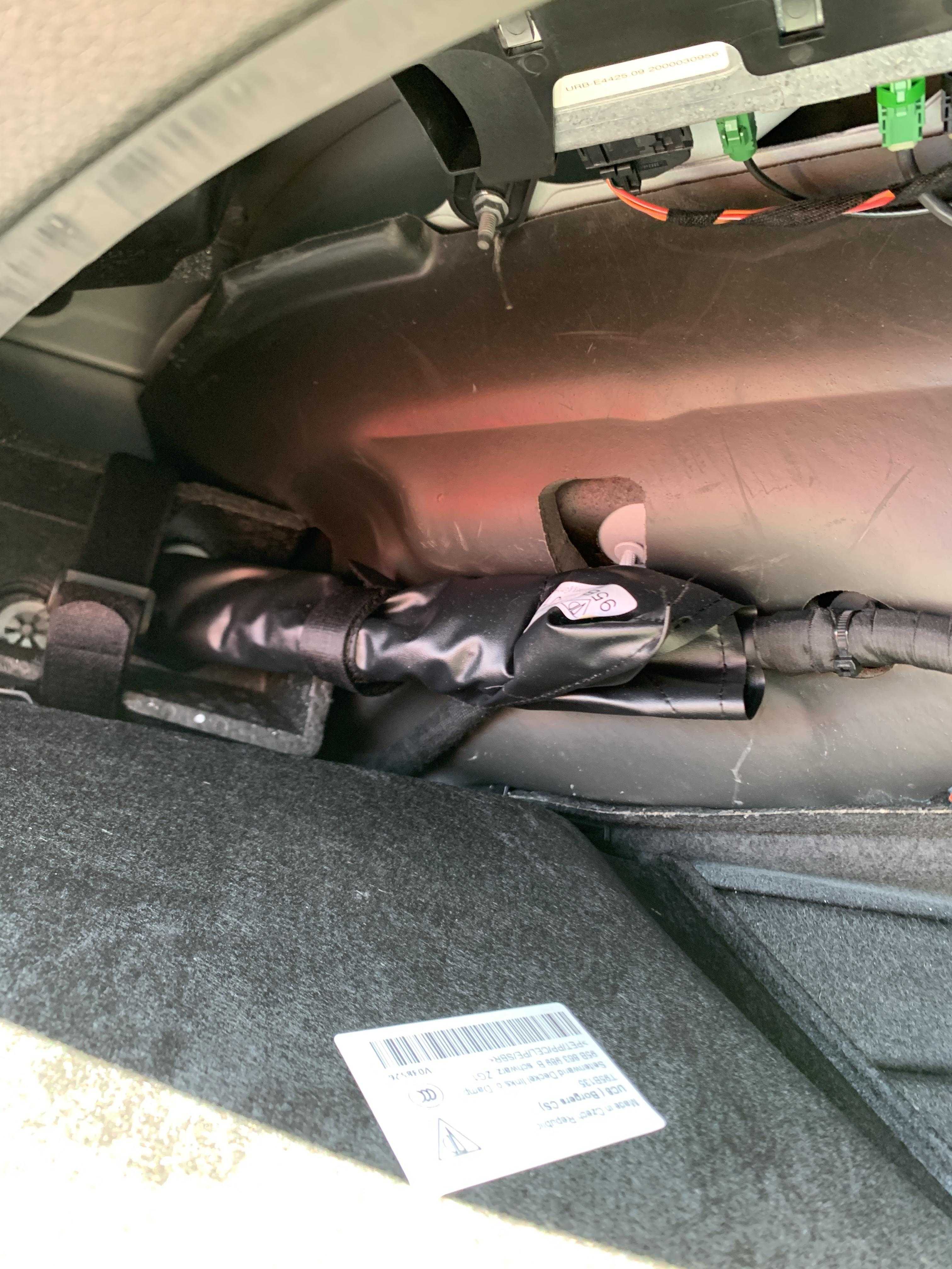 car-img