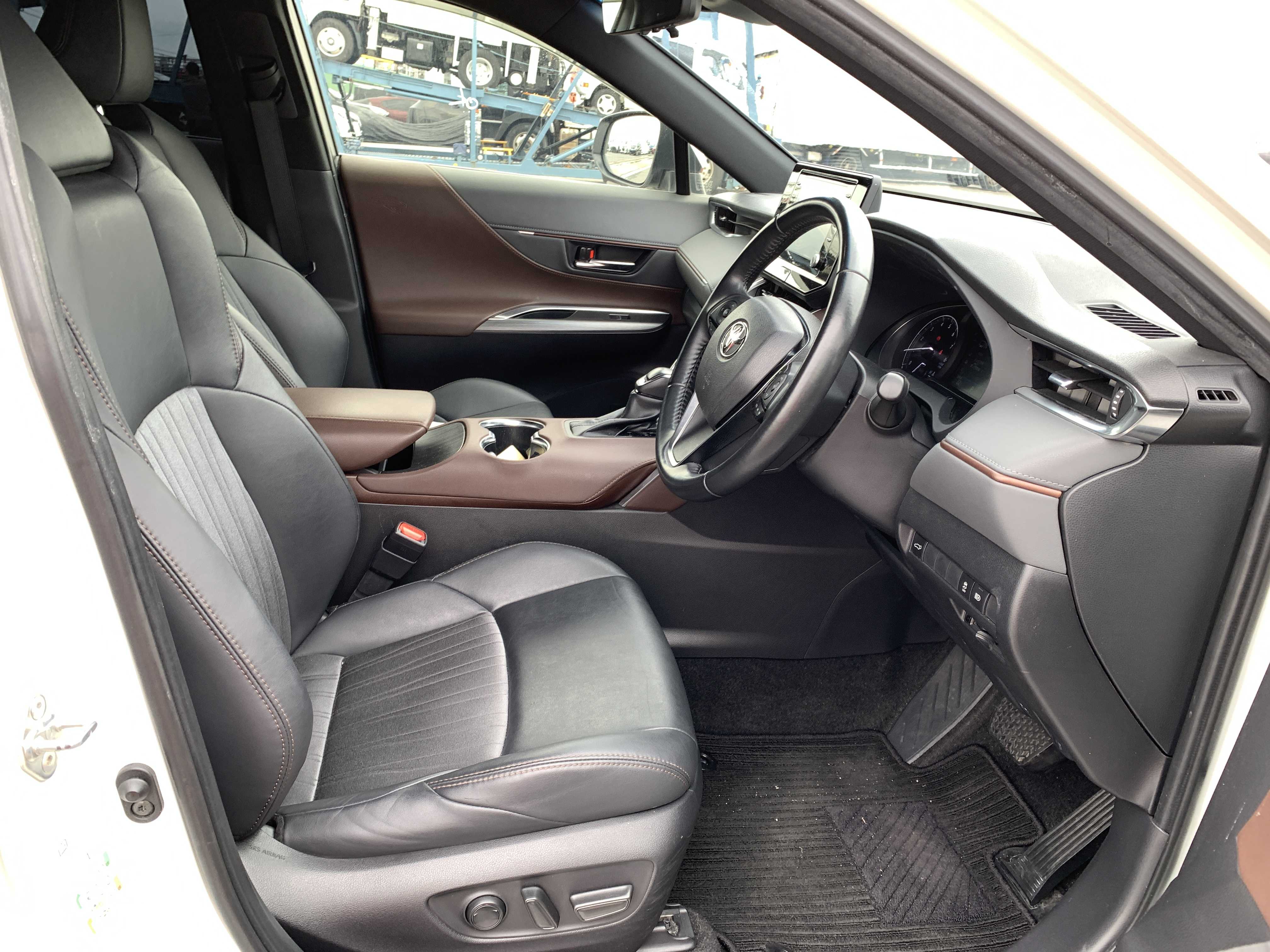 car-img