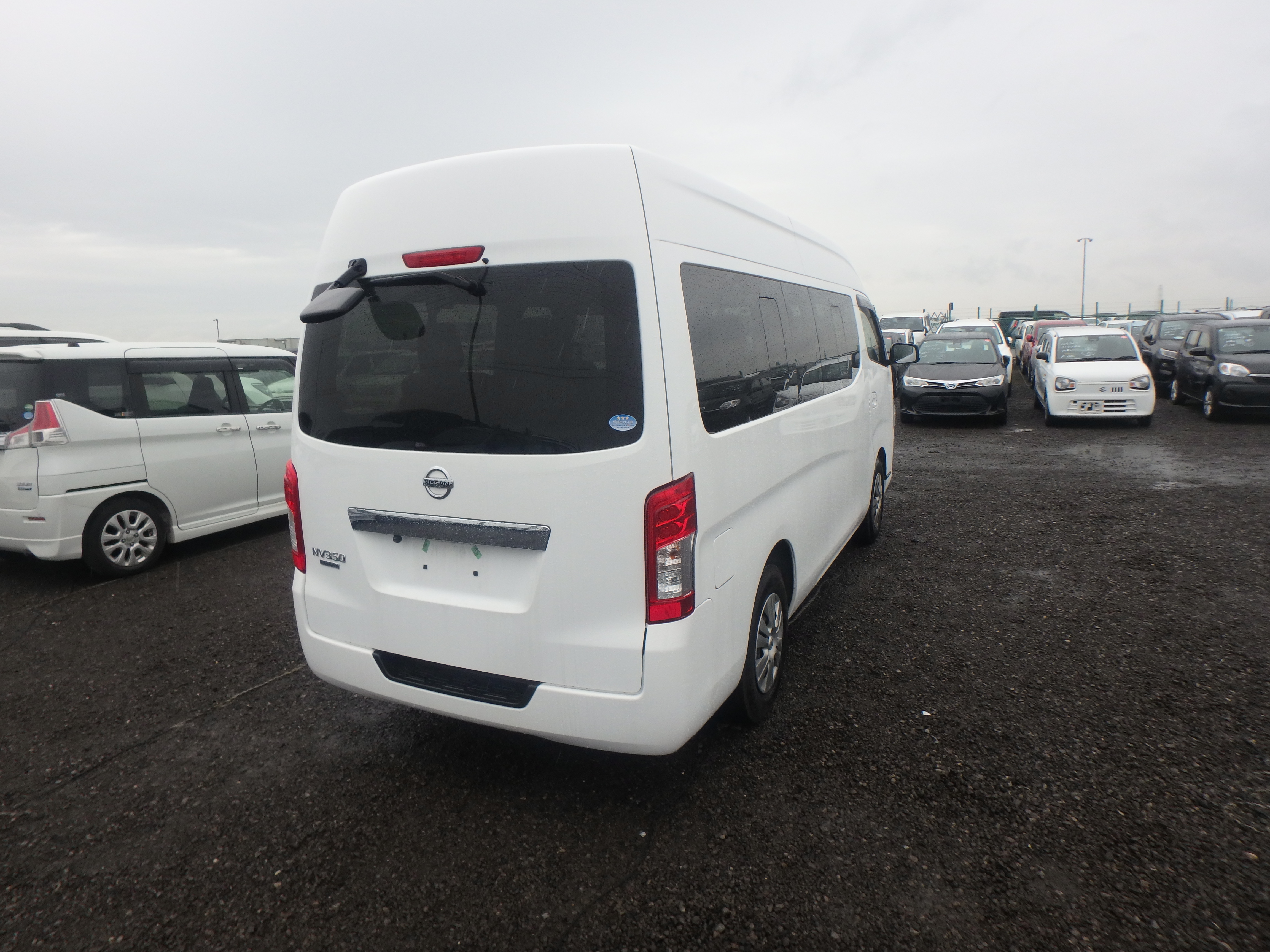 car-img