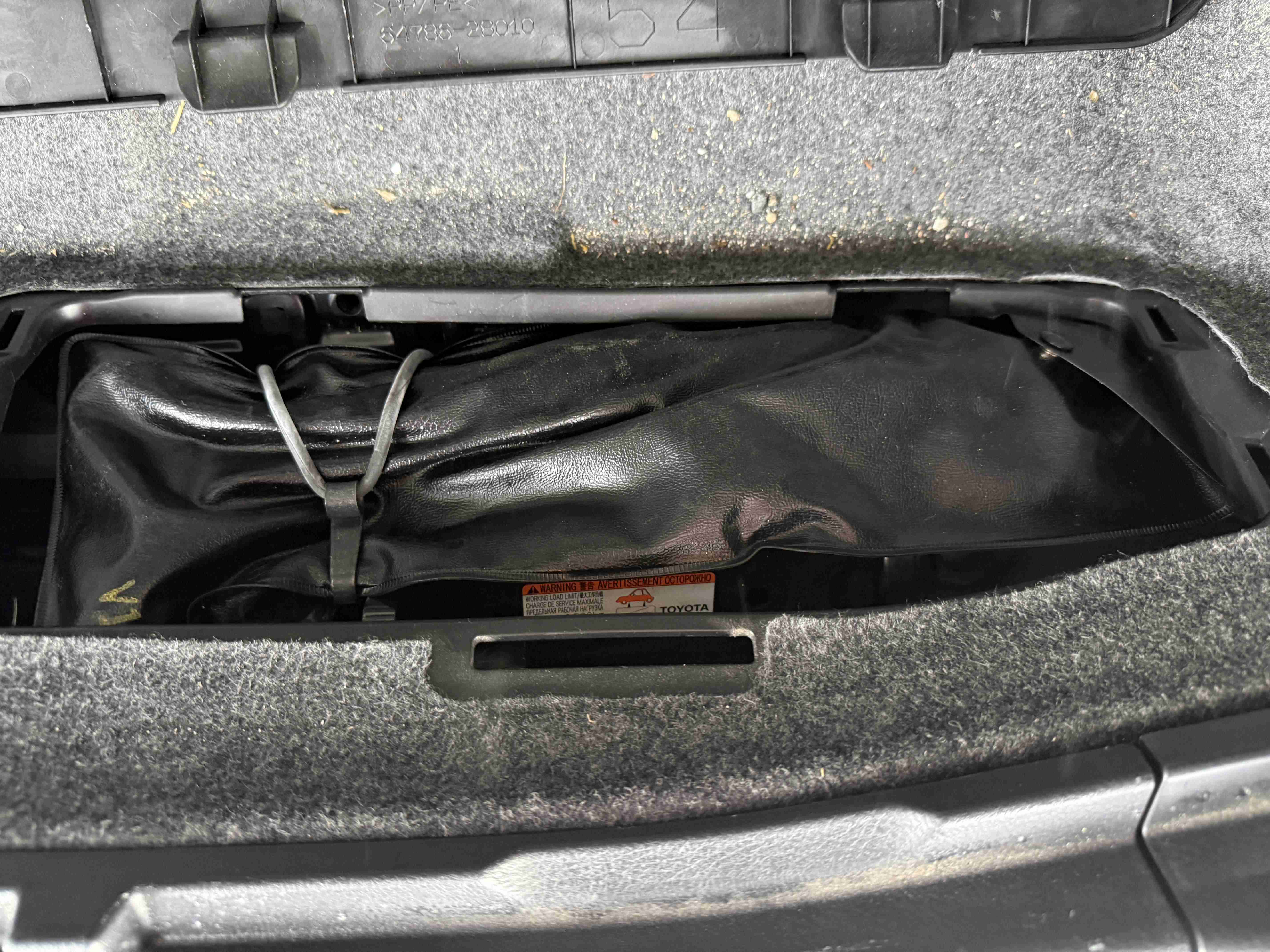 car-img