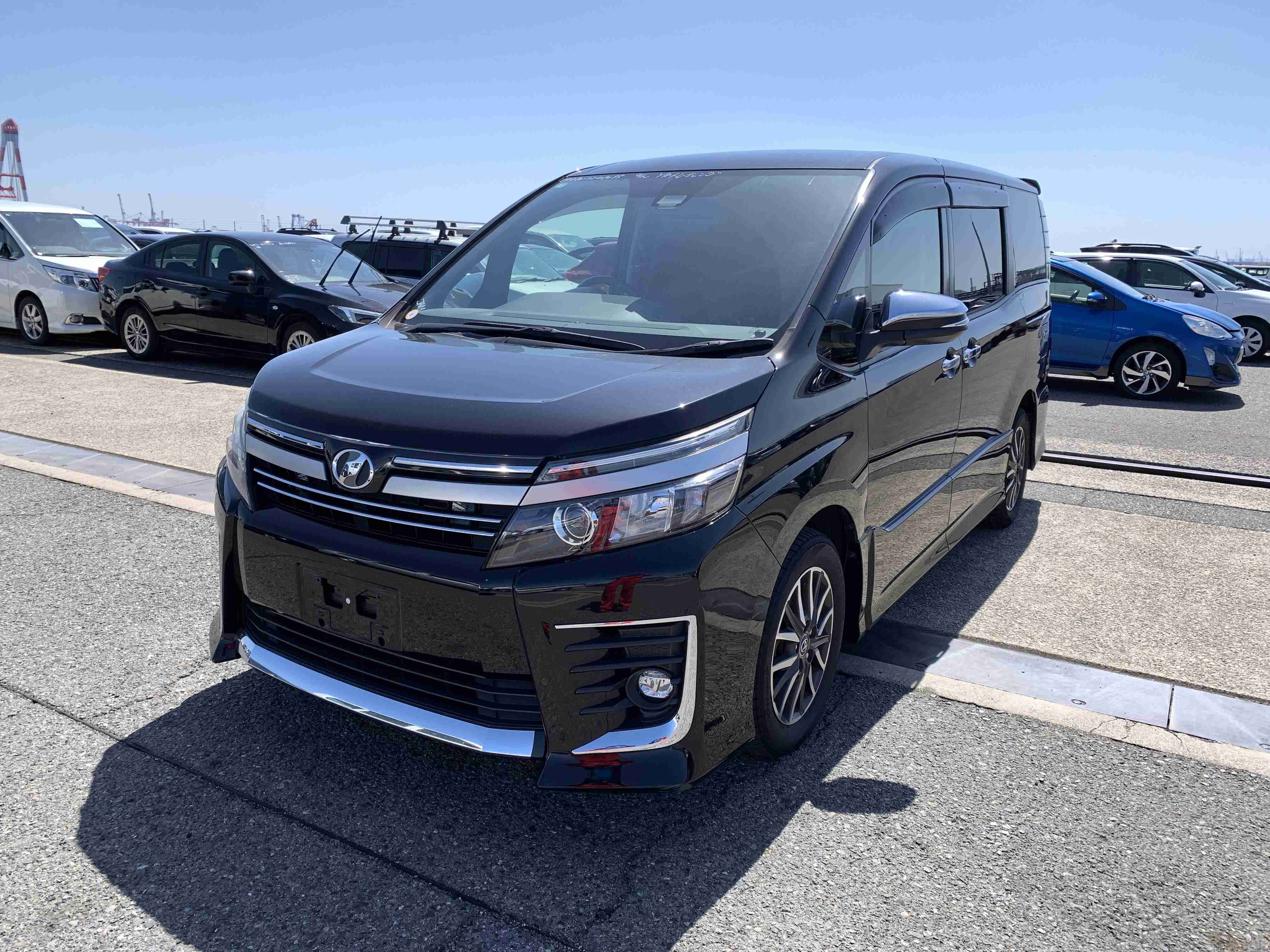 Toyota Voxy 2016
