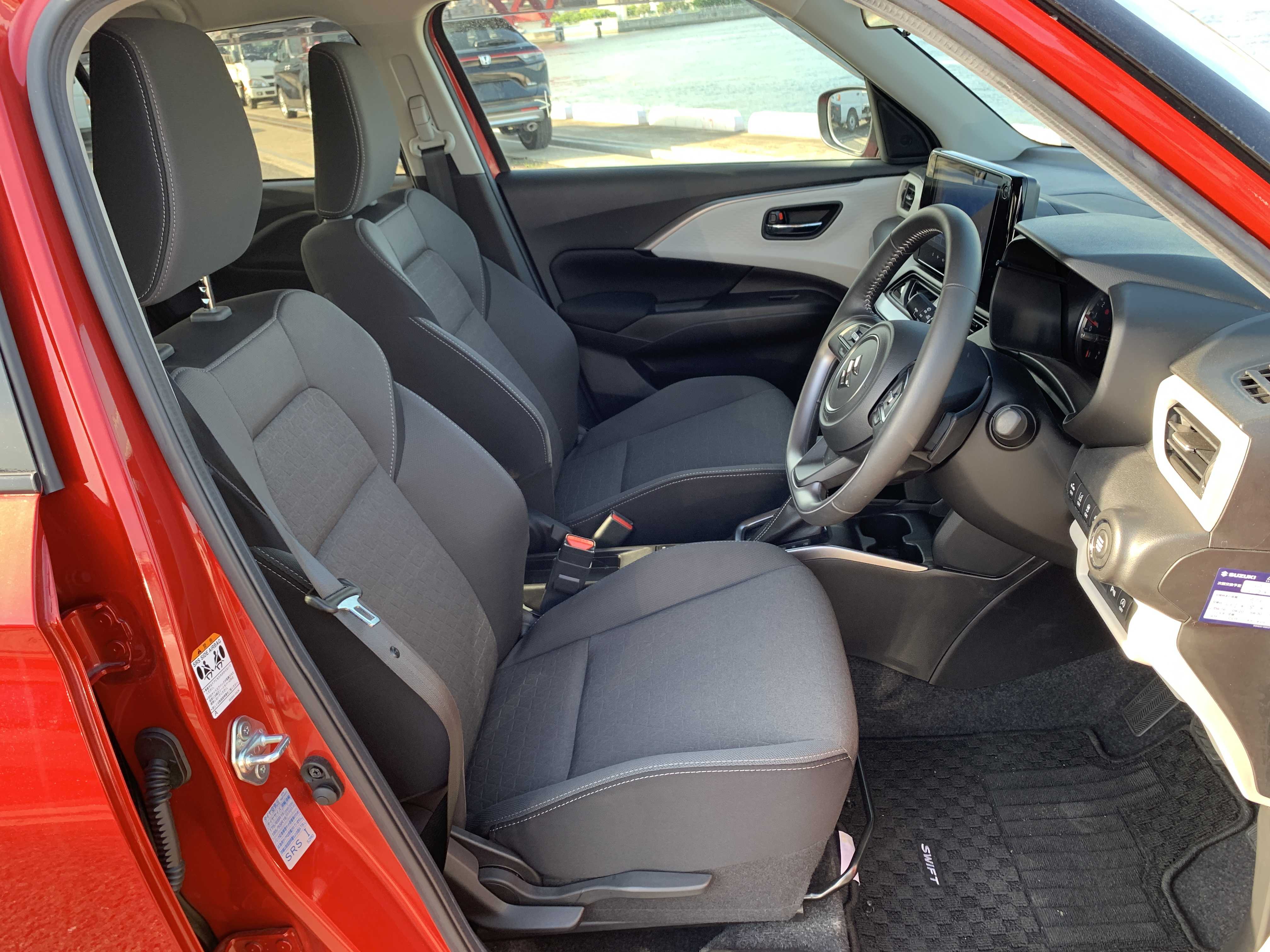 car-img