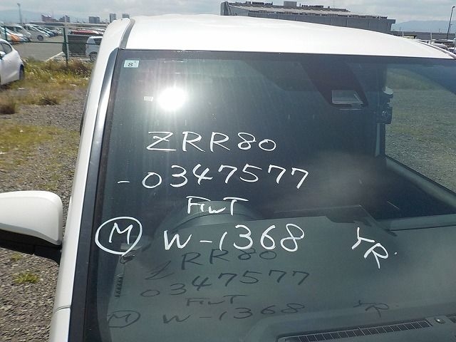 car-img