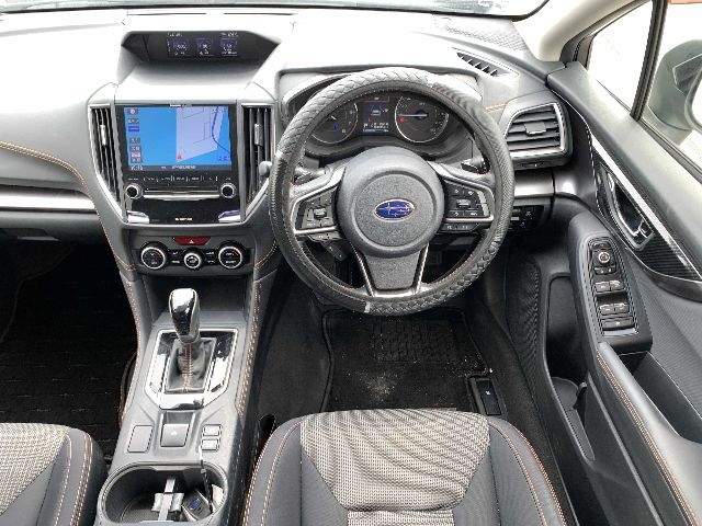 car-img