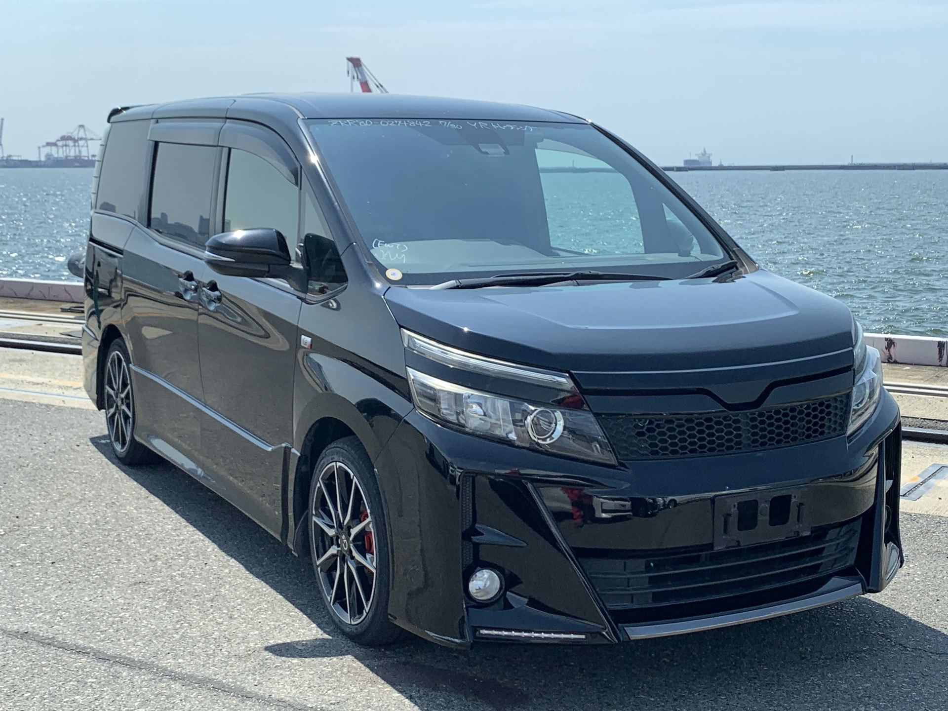 2016 Toyota Voxy, ZS G's — YRT Stock