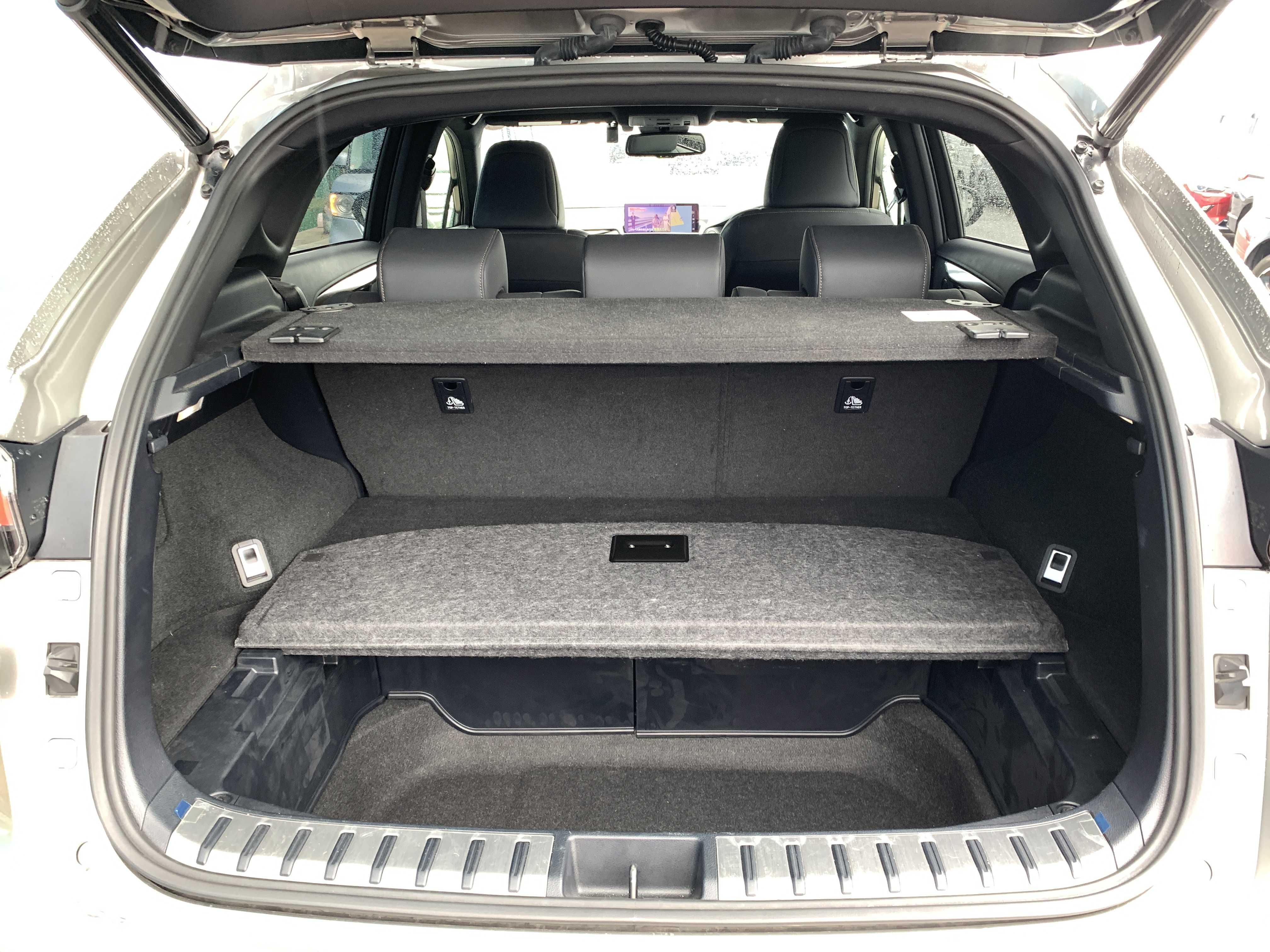 car-img