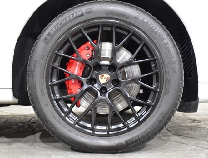 car-img