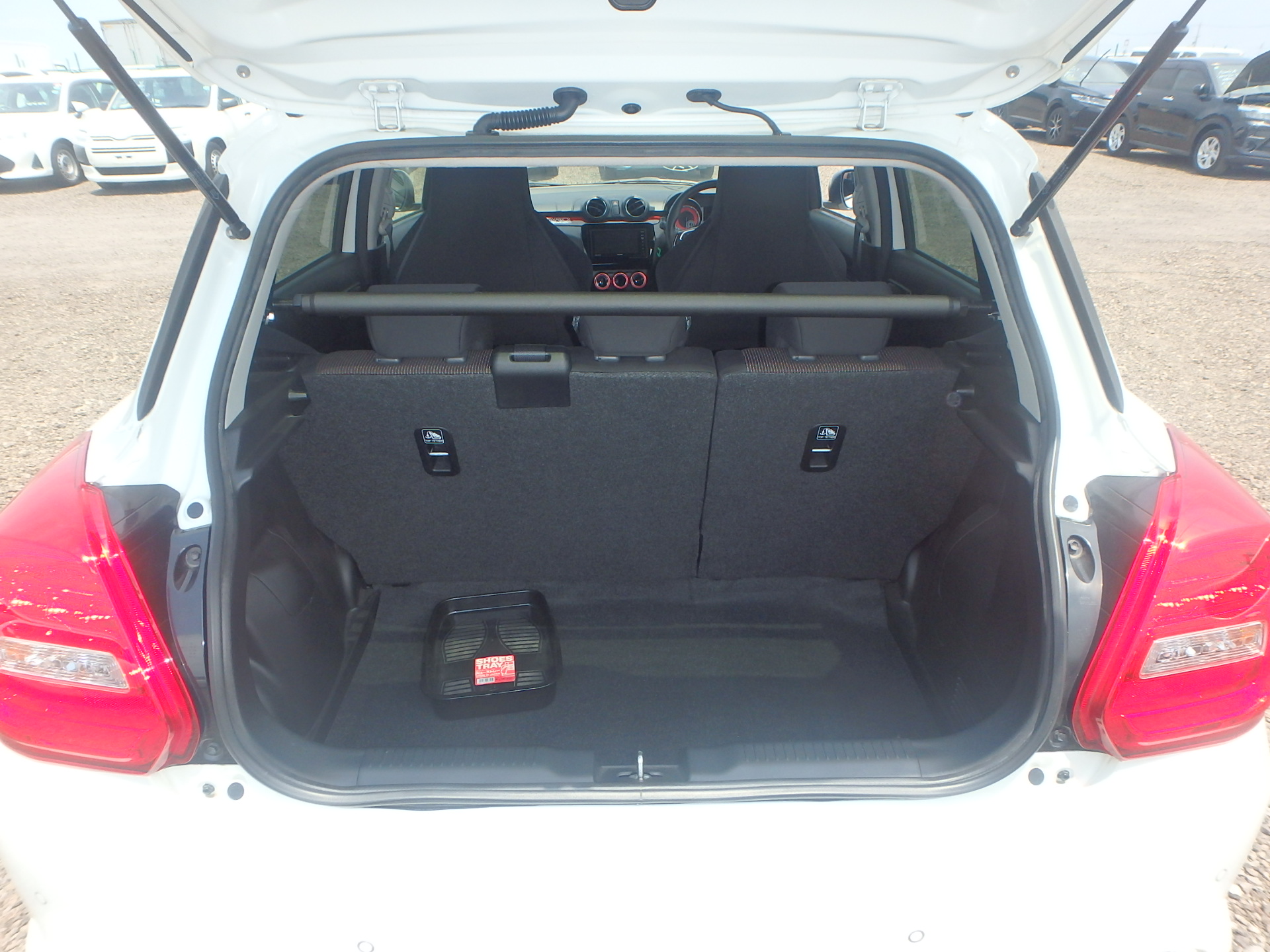 car-img
