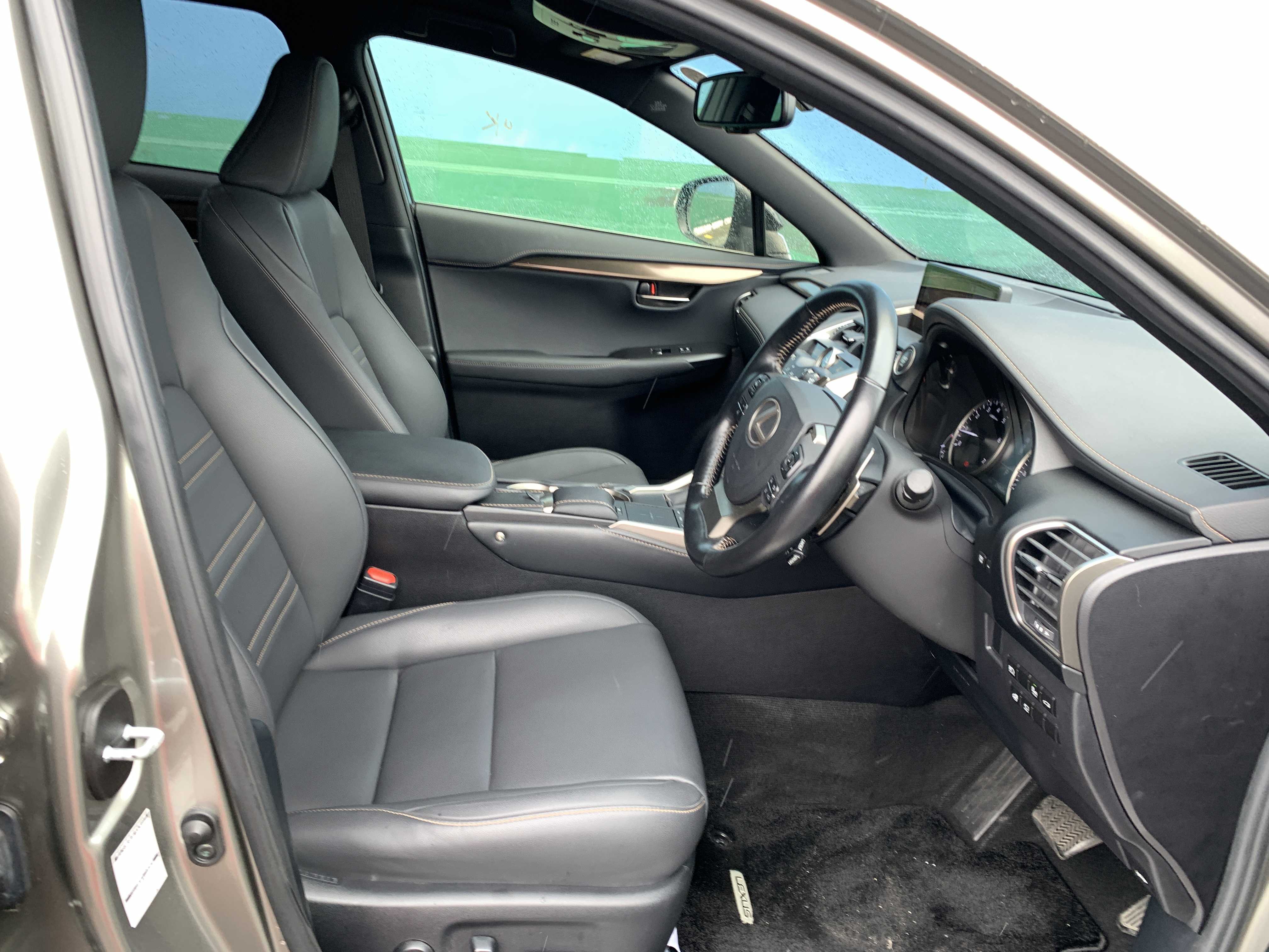 car-img