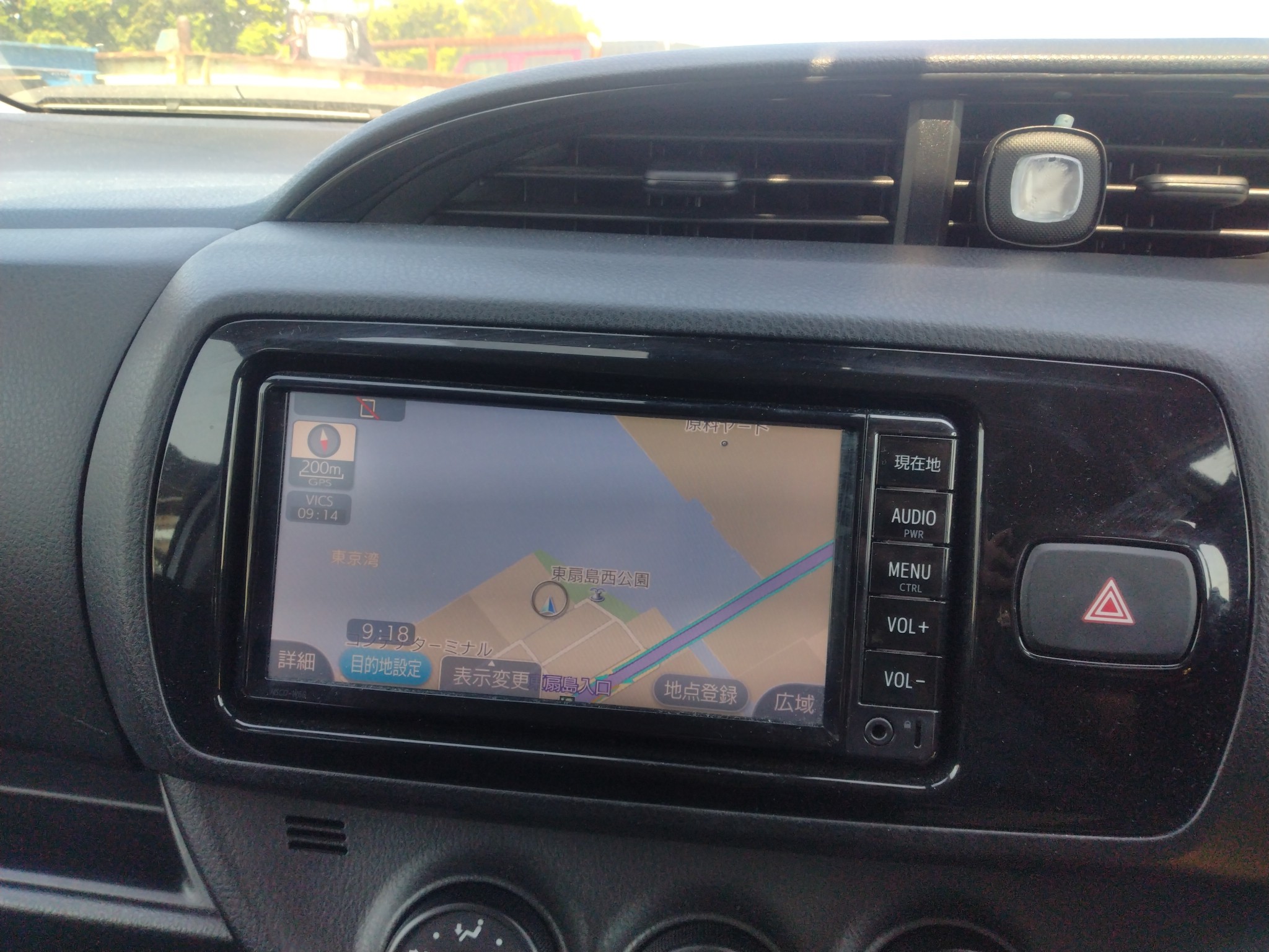 car-img