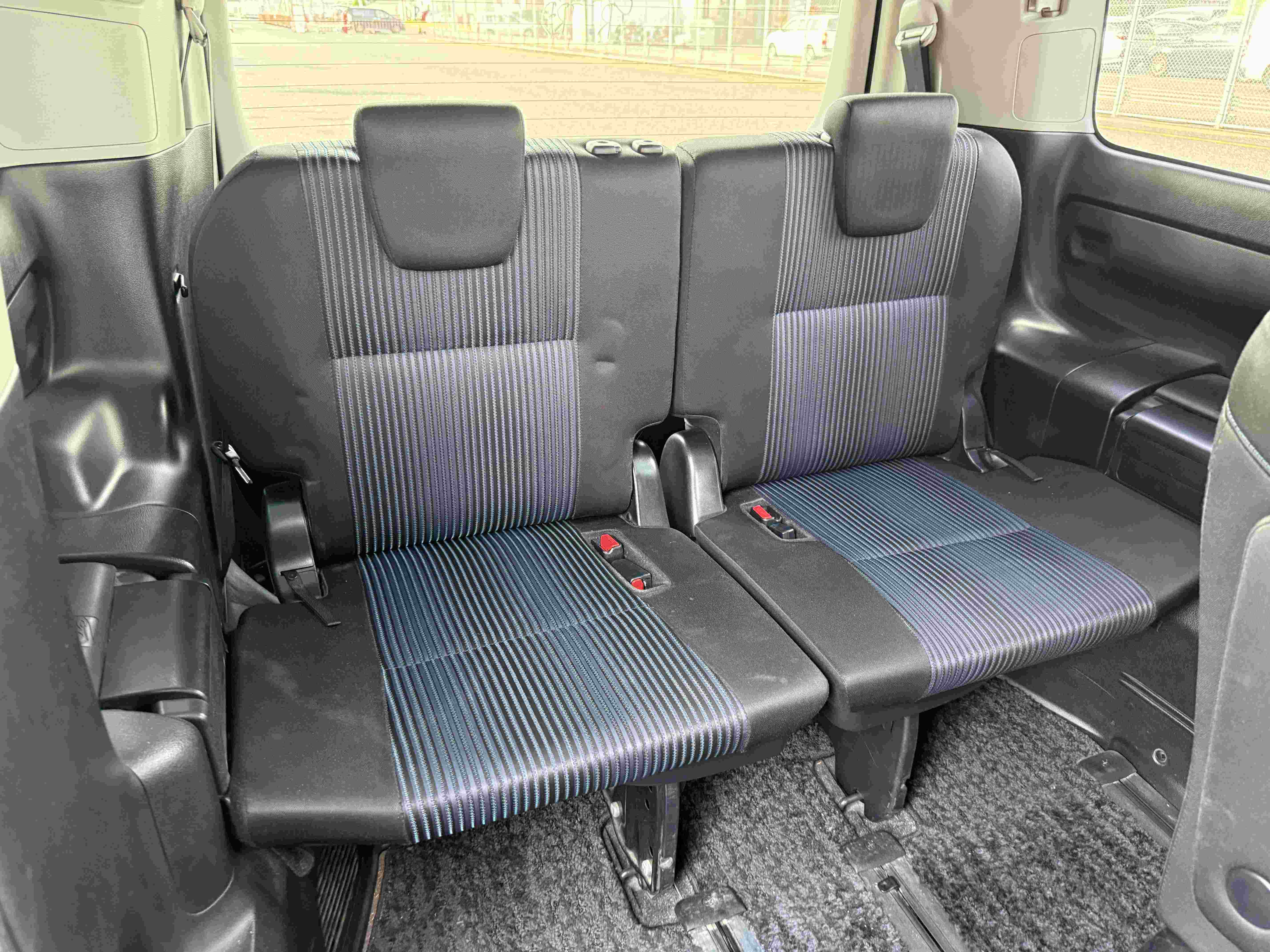 car-img