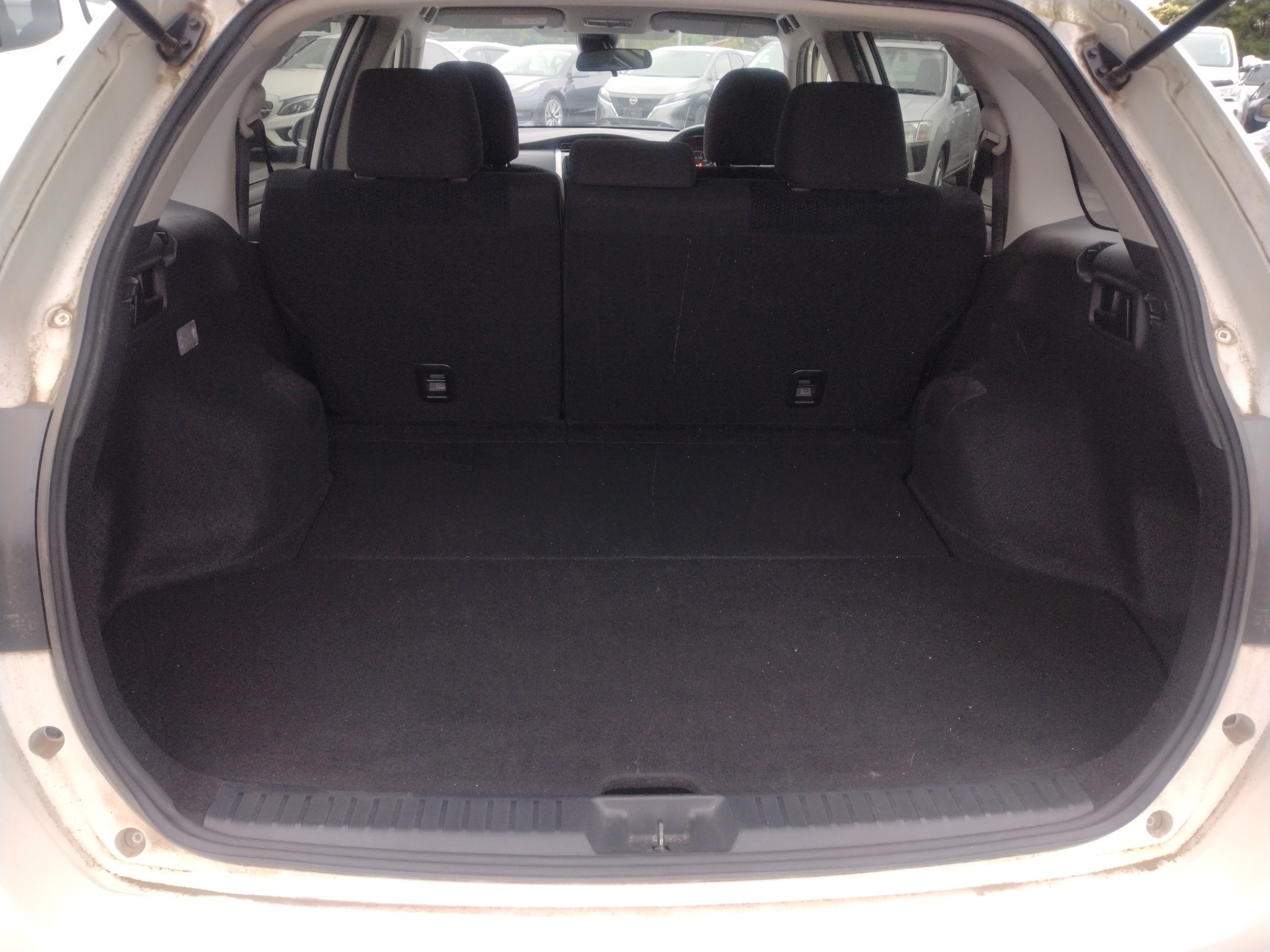 car-img