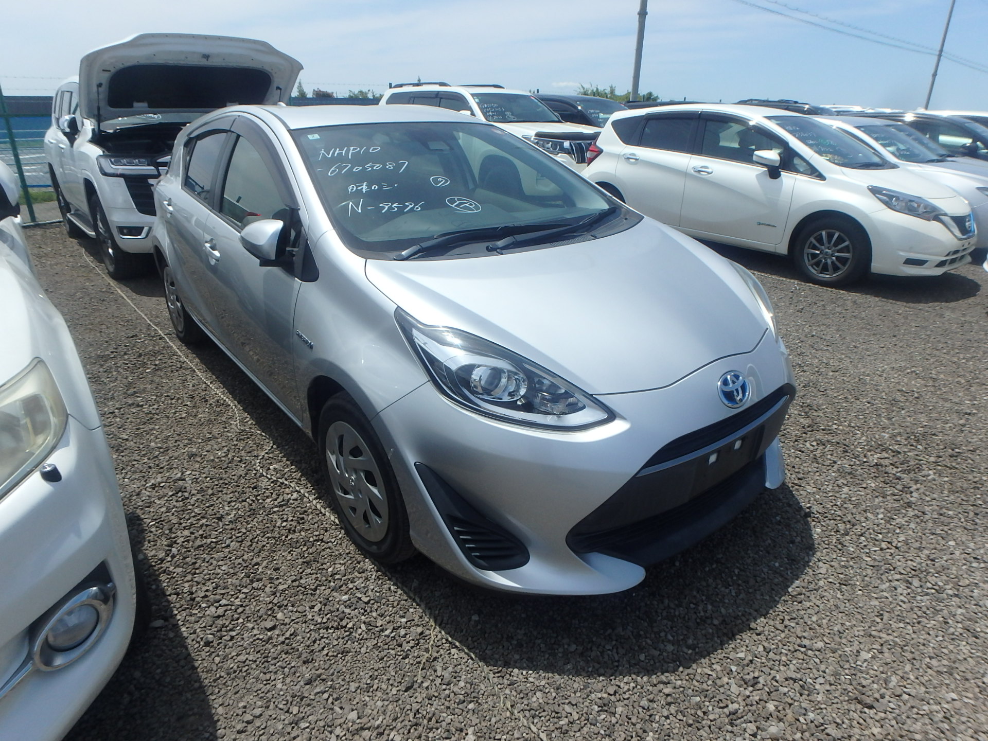 car-img